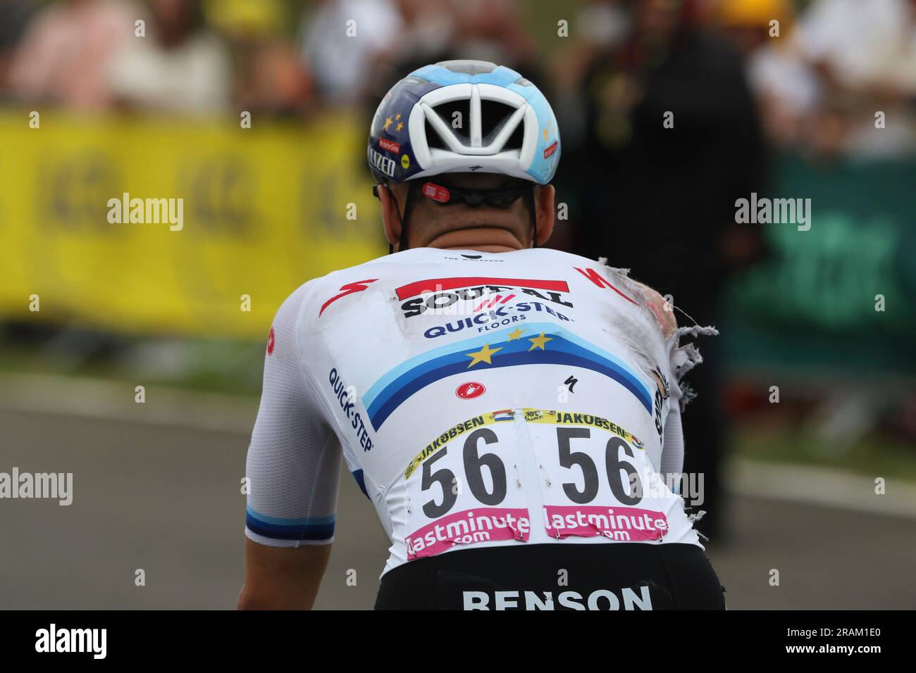 Fabio Jakobsen Europakammer überquert die Grenze nach einem harten Crash in den letzten Kilometern Stockfoto