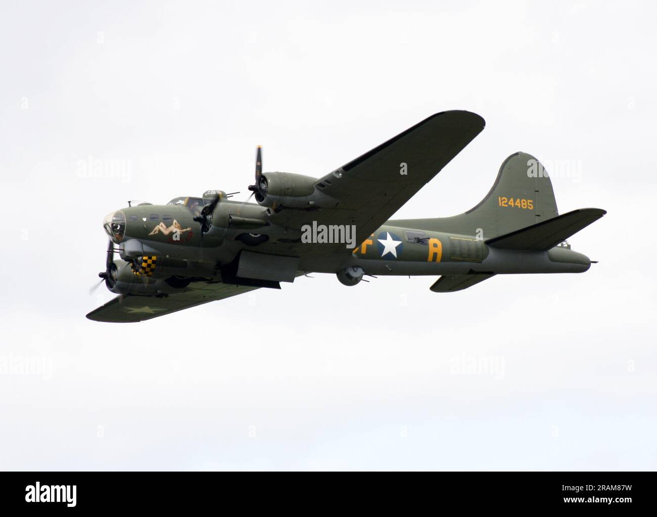 Boeing B-17G Flying Fortress namens Sally B auf dem Headcorn Air Display 2023 Stockfoto