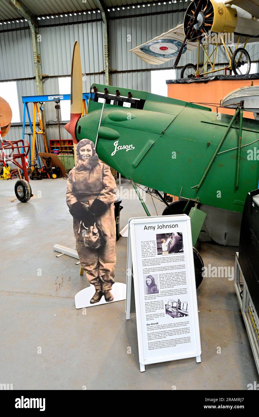 Nachbildung des De Havilland Gypsy Moth Jason, den Amy Johnson 1930 nach Australien flog, im North East Land Air and Sea Museum Washing Stockfoto