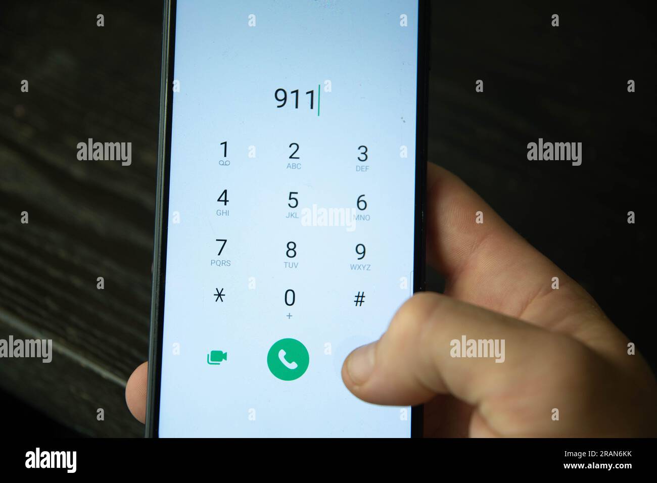 Wählen des 911 Notruf-Smartphones Stockfoto