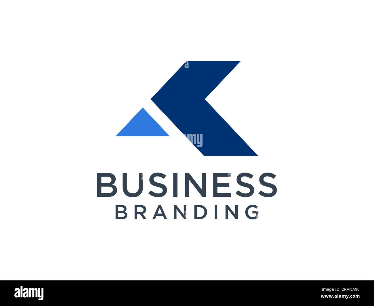 Abstraktes ursprüngliches Logo mit Buchstabe K. Origami-Stil der Form des geometrischen Pfeils auf weißem Hintergrund isoliert. Verwendbar für Unternehmens- und Branding-Logos. Flacher Vektor Stock Vektor