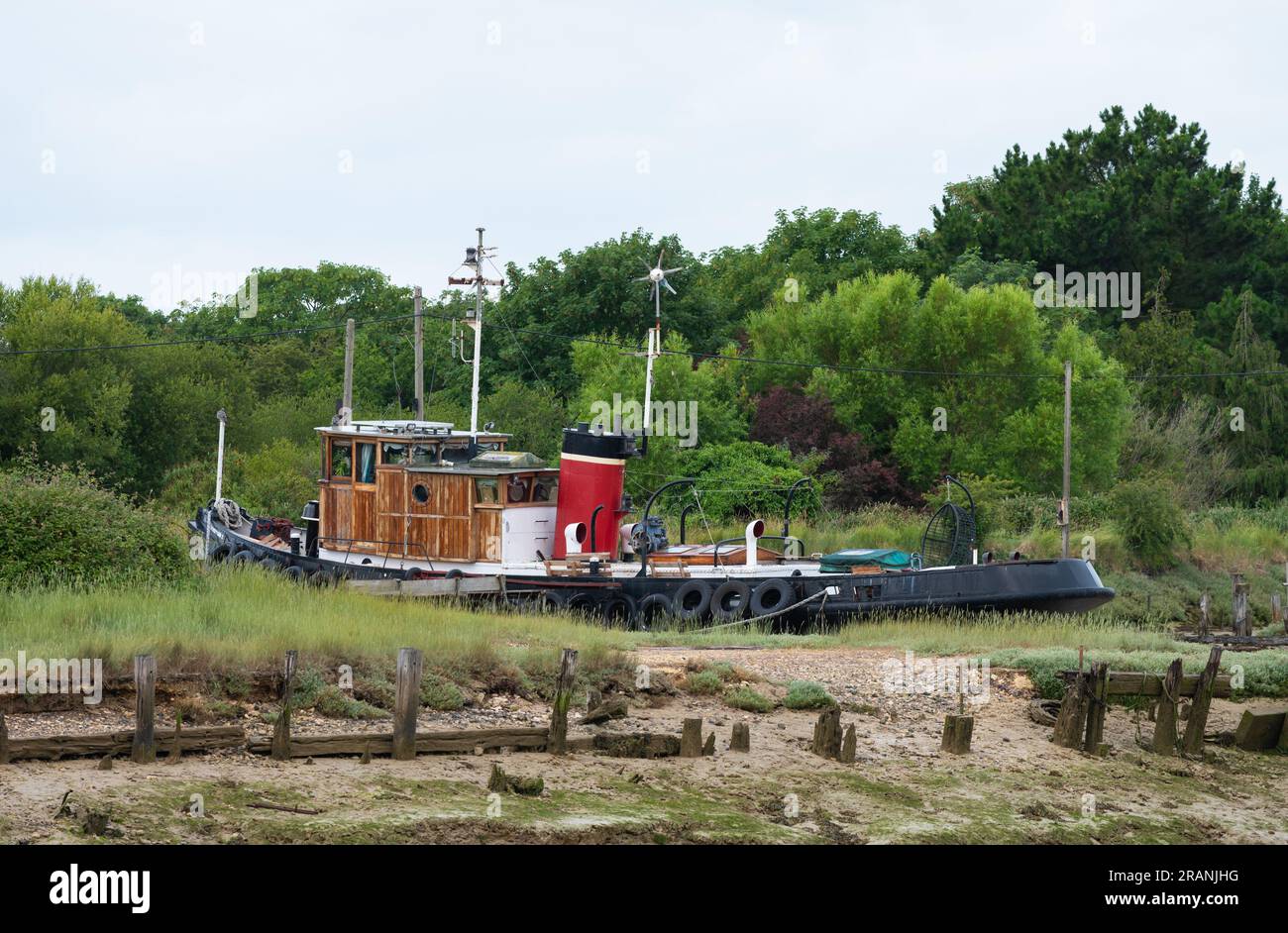 Wendy Ann 2, einem alten Hafen Schlepper Boot restauriert vor Anker am Fluss Arun in Littlehampton, West Sussex, England, UK. Stockfoto