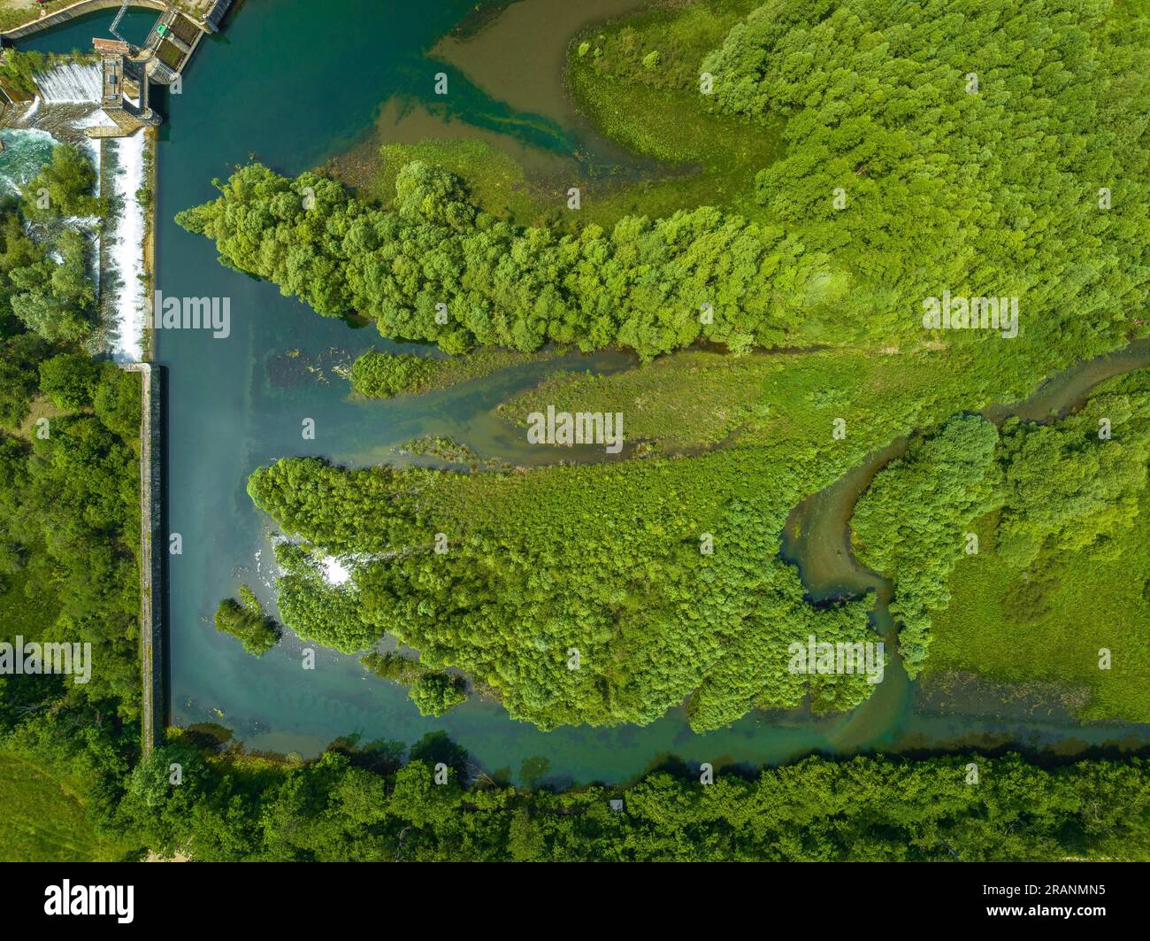 Luftaufnahme des Llesp-Reservoirs im Boí-Tal (Alta Ribagorcca, Lleida, Katalonien, Spanien, Pyrenäen) ESP Vista aérea del embalse de Llesp, Lérida Stockfoto