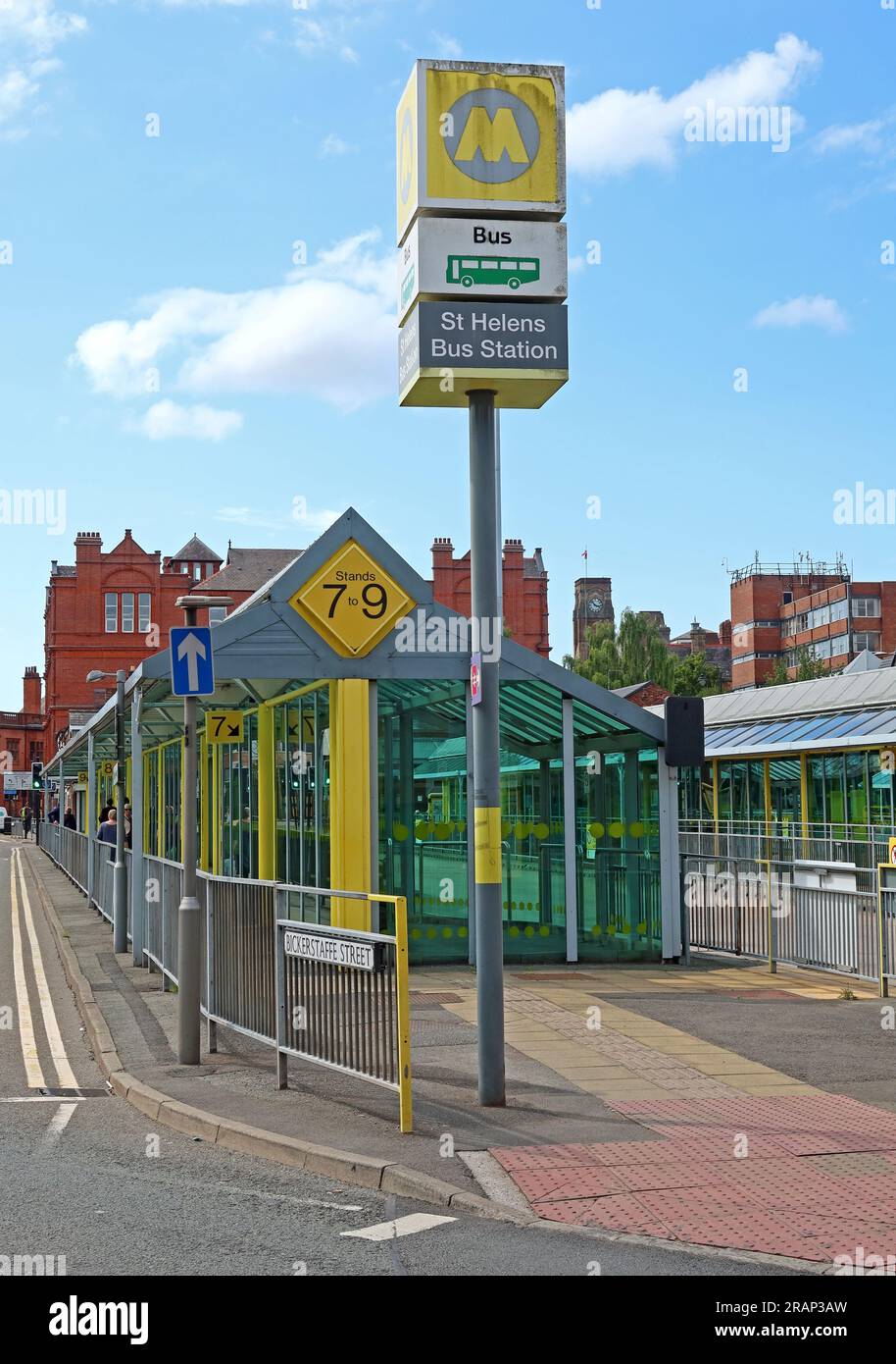 Busbahnhof St Helens - Bickerstaffe Street, St Helens, Merseyside, England, Großbritannien, WA10 1DH Stockfoto