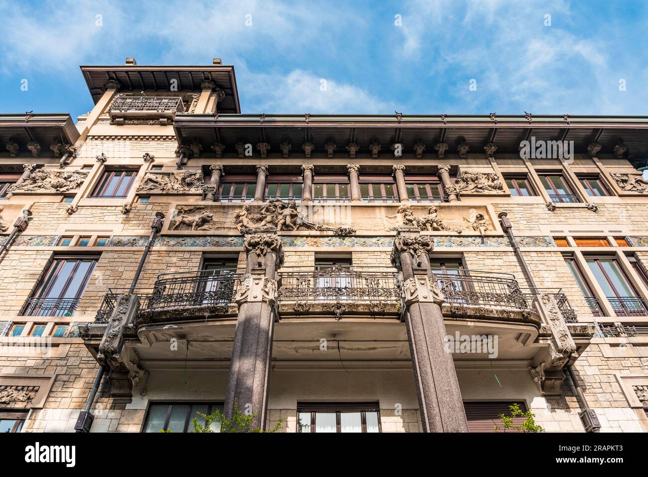Villa Romeo Faccanoni, Haus im Liberty-Stil heute medizinische Klinik, entworfen von Giuseppe Sommaruga im frühen 20. Jahrhundert, in Via Buonarroti, Milano Stockfoto