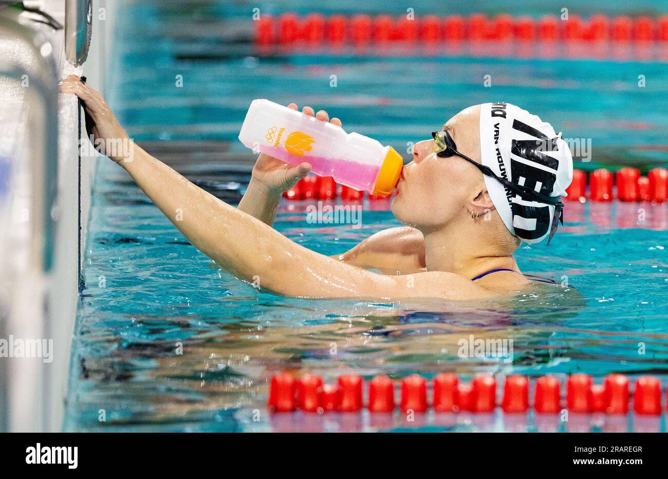 EINDHOVEN - Sharon van Rouwendaal während eines Schwimmtrainings im Pieter van den Hoogenband Swimming Stadium. Der Schwimmer im offenen Wasser bereitet sich auf die Schwimmweltmeisterschaften vor, die in der japanischen Stadt Fukuoka stattfinden. ANP IRIS VAN DEN BROEK niederlande raus - belgien raus Stockfoto