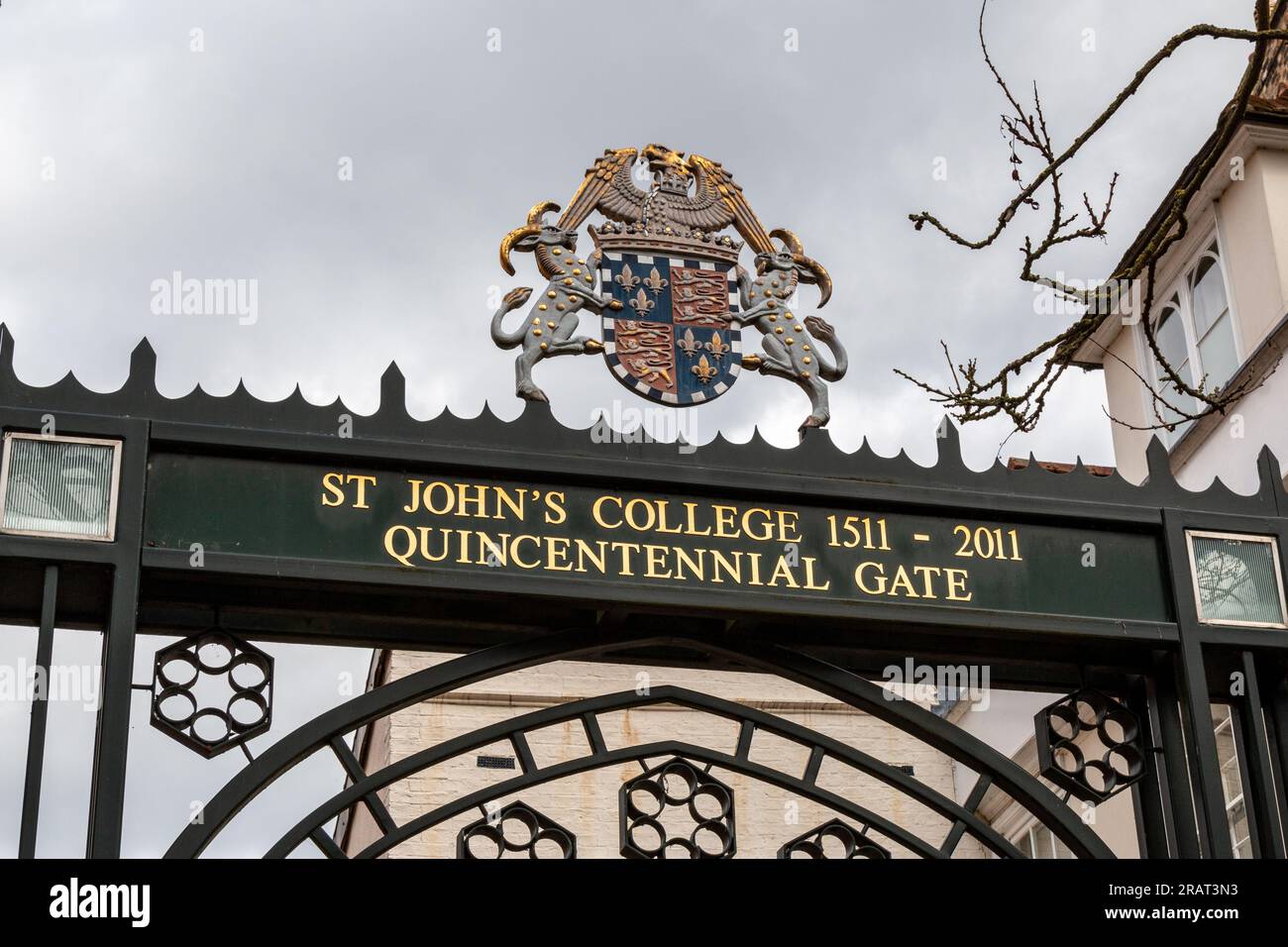 The Gate zur Feier des St. John's College Quincentennial 1511 - 2011, Cambridge, Großbritannien. Stockfoto