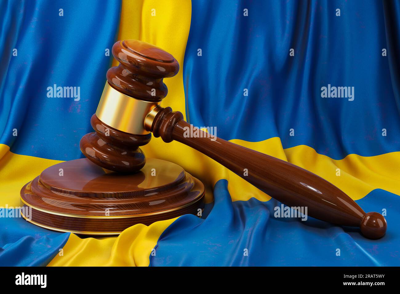 Schwedisches Recht- und Justizkonzept. Holzhammer auf schwedischer Flagge, 3D-Darstellung Stockfoto