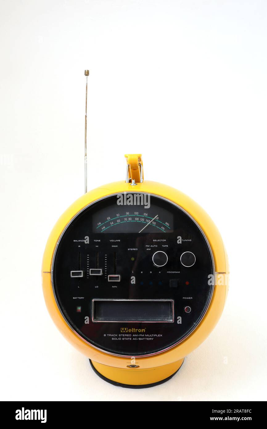 Weltron 8-spuriger Stereo-Kassettenspieler IM Vintage 1970, AM/FM Radio Multiplex Solid State Model 2001, auch Space Ball Radio genannt Stockfoto