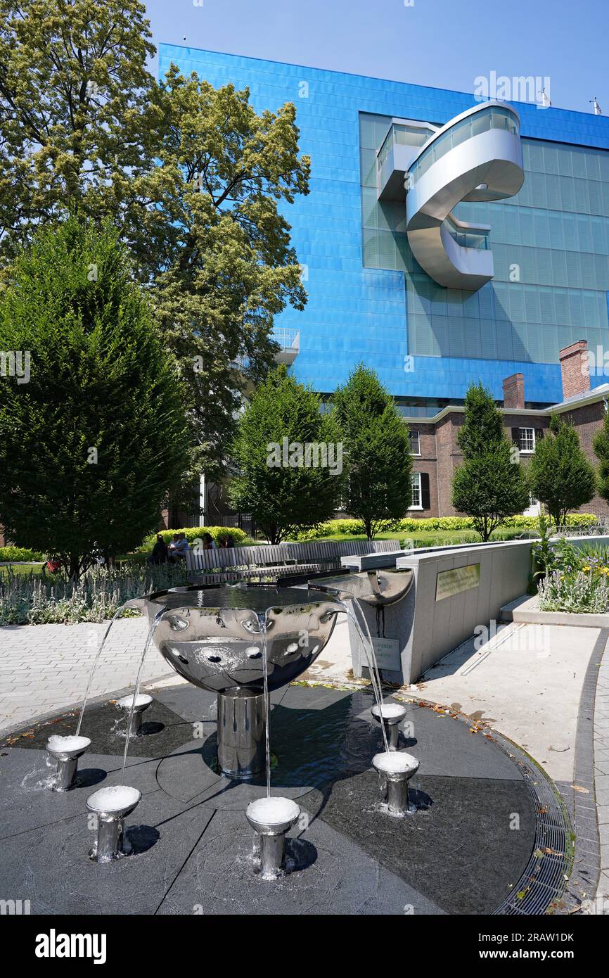 Brunnen im Park hinter der Art Gallery of Ontario in Toronto Stockfoto