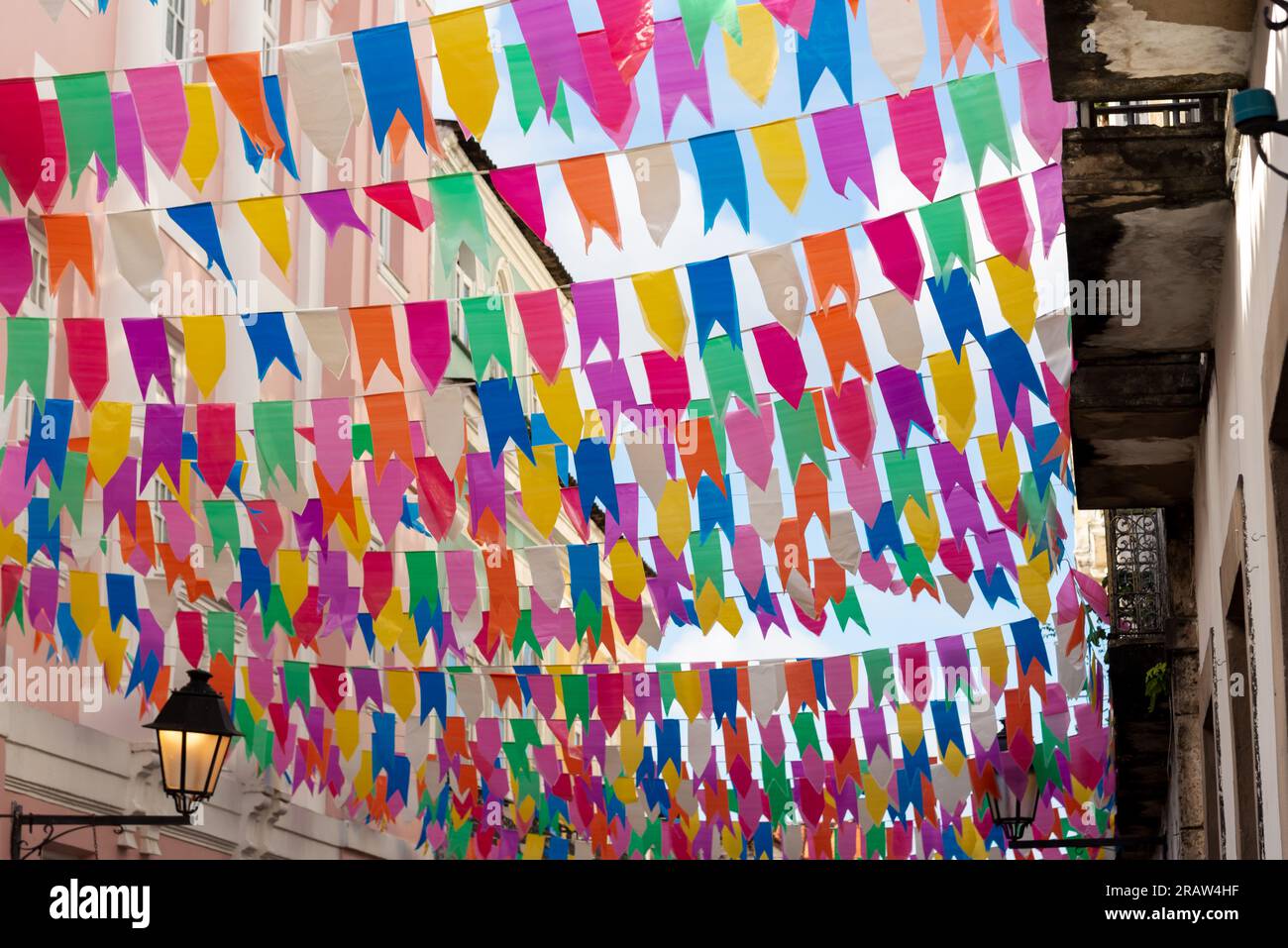 GOOGIT Spanische Flaggen-Girlanden – 2 X 20 Fahnen, 5,6 M, Wasserabweisend