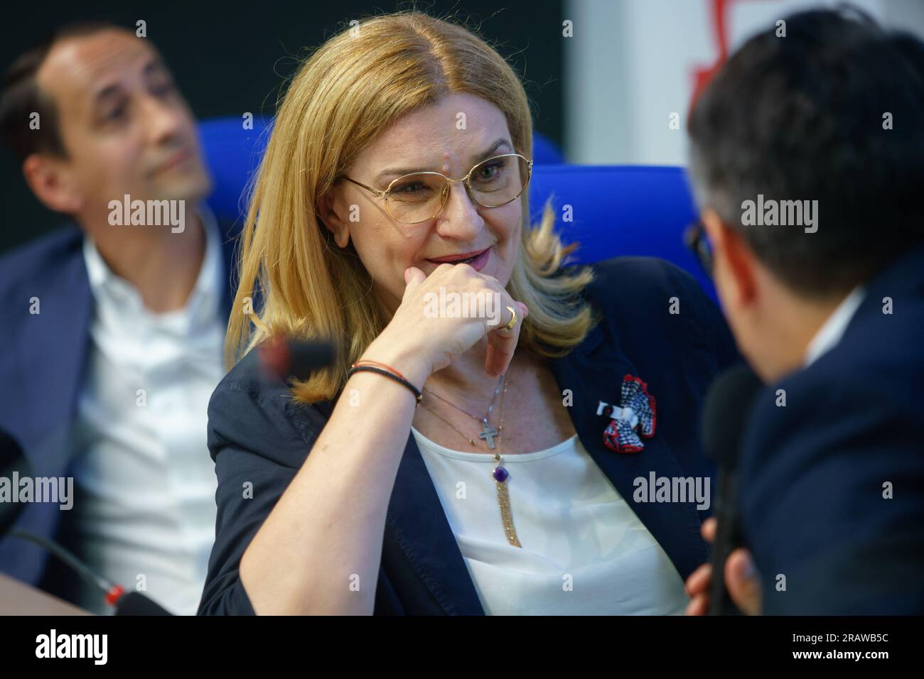 Bukarest, Rumänien. 5. Juli 2023: Die Präsidentin der rumänischen Nationalagentur für Sport, Elisabeta Lipa, pensionierter Ruderer und Multiple Olympiasieger, nimmt an der Pressekonferenz Teil, auf der die Organisation des Radwettbewerbs „Tour of Romania '23" zwischen 4. Und 10. September angekündigt wird. Kredit: Lucian Alecu/Alamy Live News Stockfoto