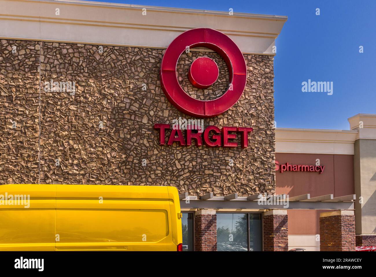 Ein Target Store in der wachsenden Gemeinde Riverbank California USA im Central Valley Stockfoto
