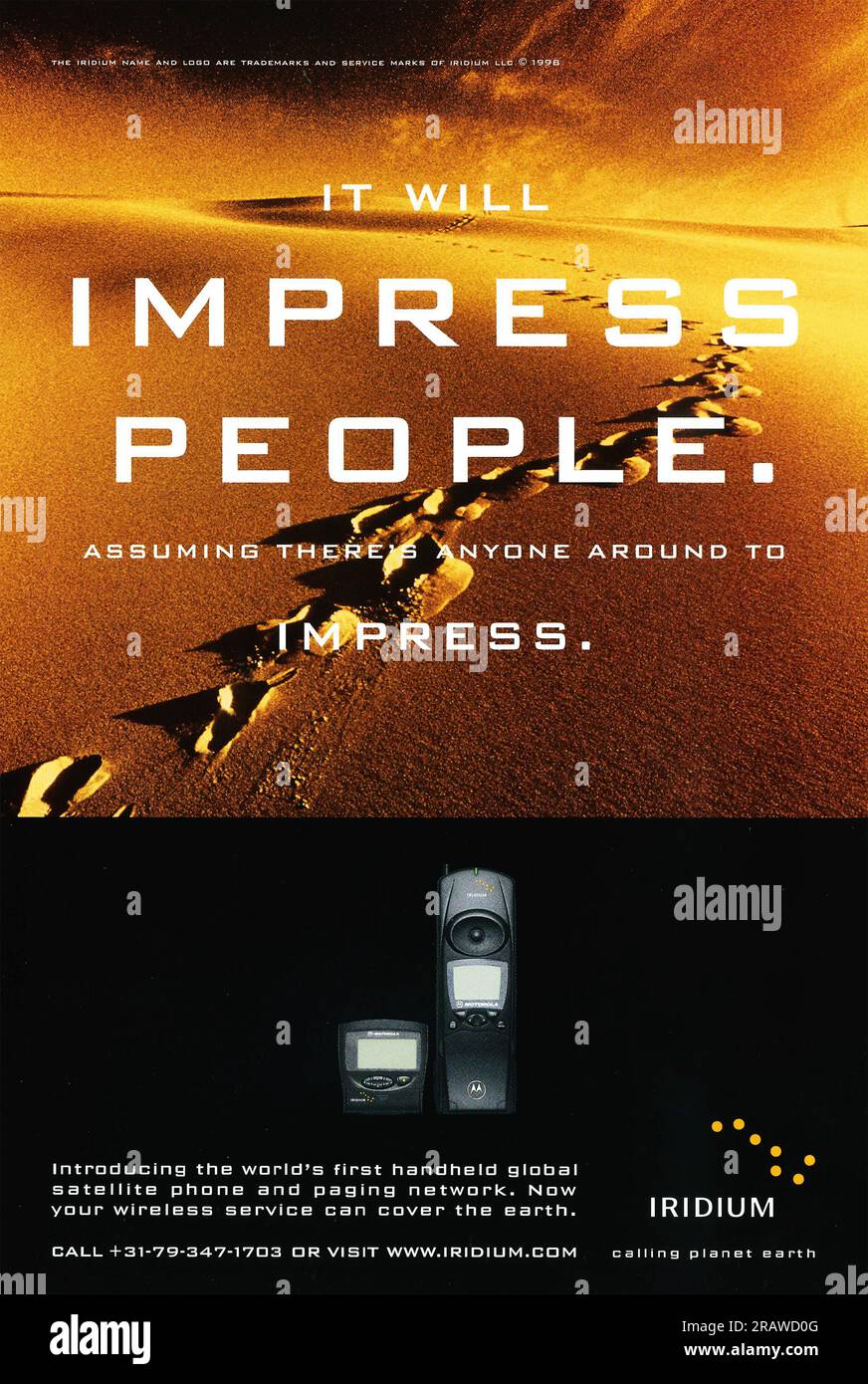Motorola Iridium – erster Werbespot für tragbare Satellitenmobiltelefone in einem Magazin 1998 Stockfoto