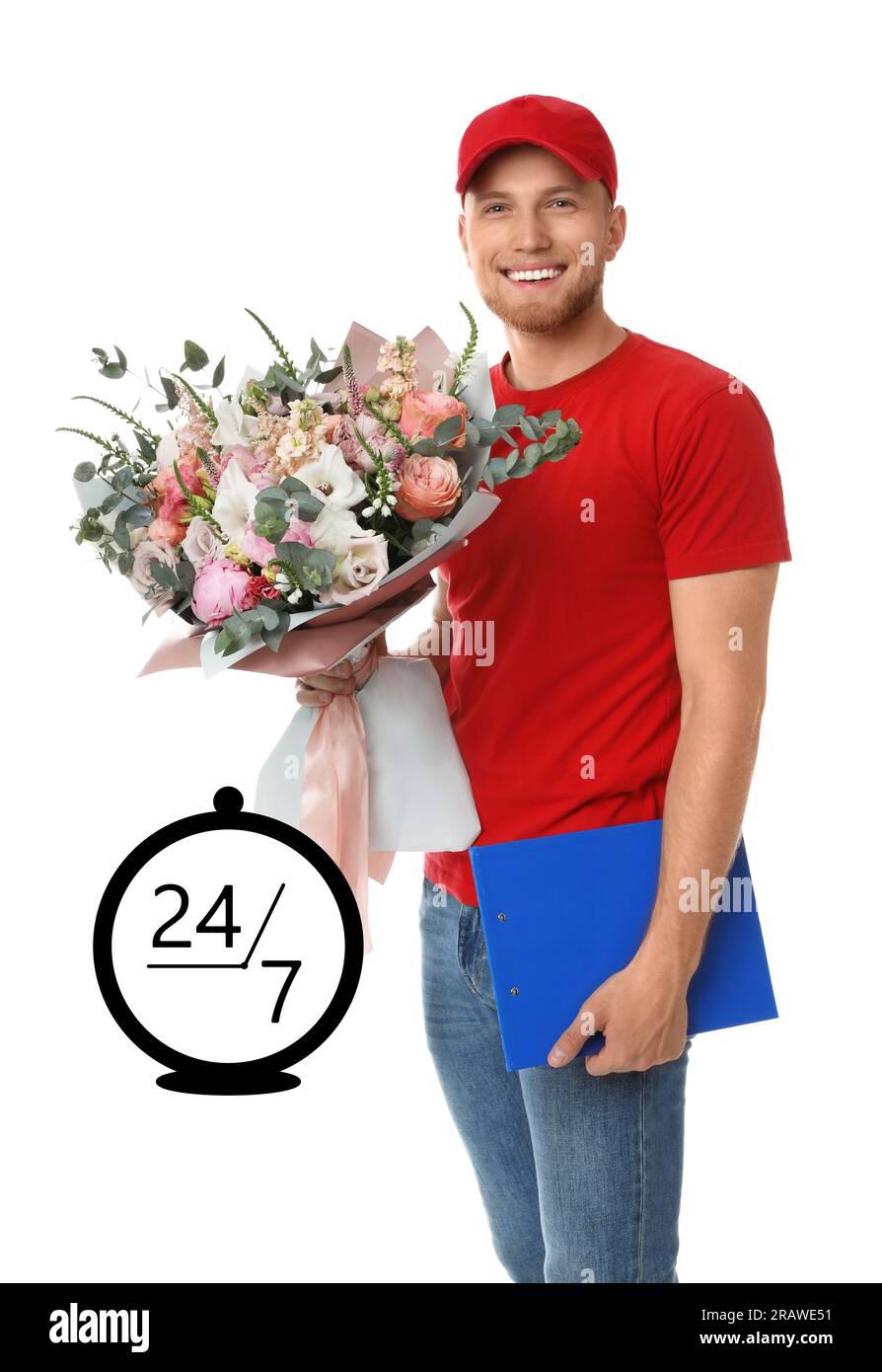24/7-Service. Liefermann mit wunderschönem Blumenstrauß auf weißem Hintergrund. Abbildung einer Uhr Stockfoto