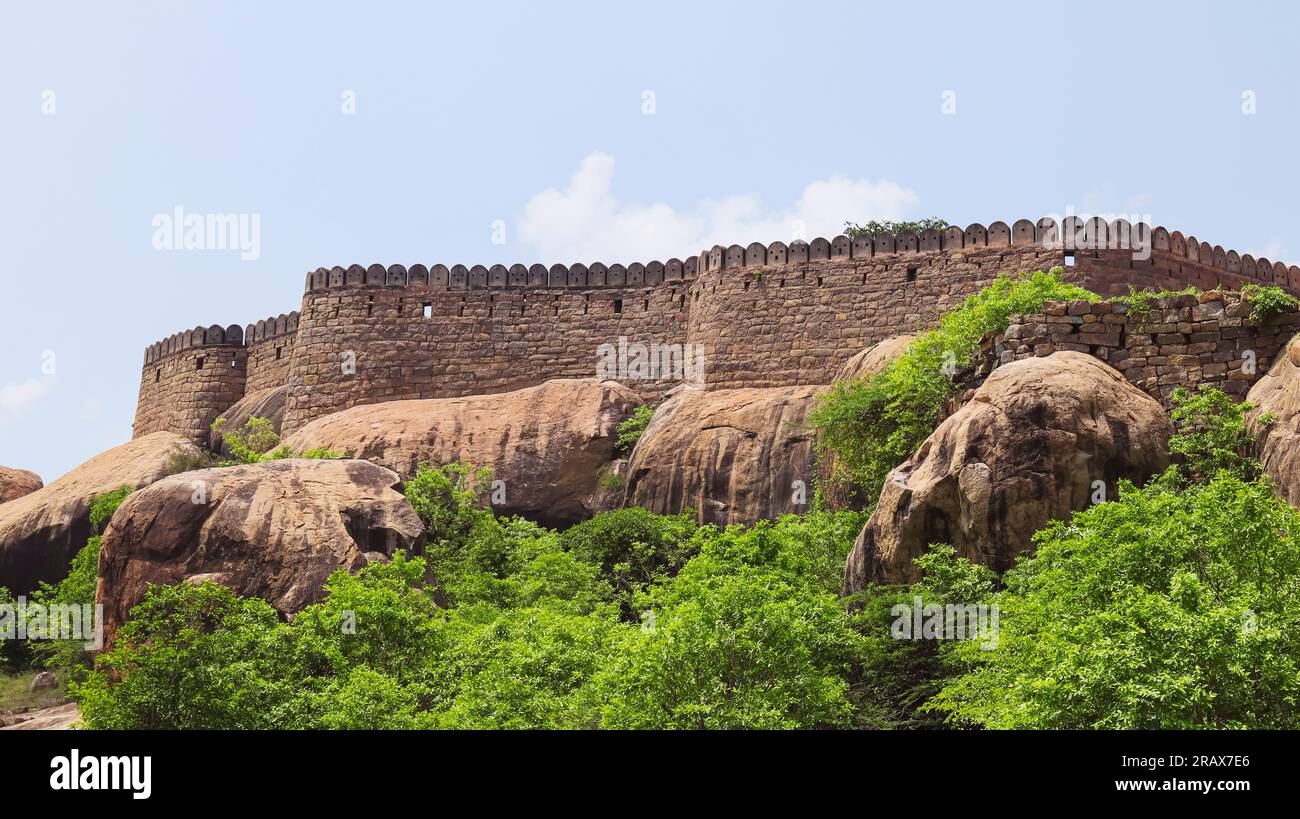 Festungsmauern von Thirumayam Fort, Pudukottai, Tamilnadu, Indien. Stockfoto