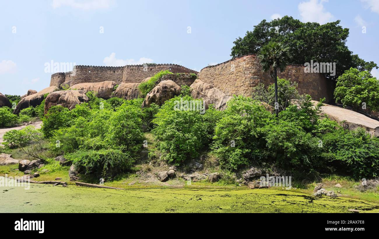Festungsmauern von Thirumayam Fort, Pudukottai, Tamilnadu, Indien. Stockfoto