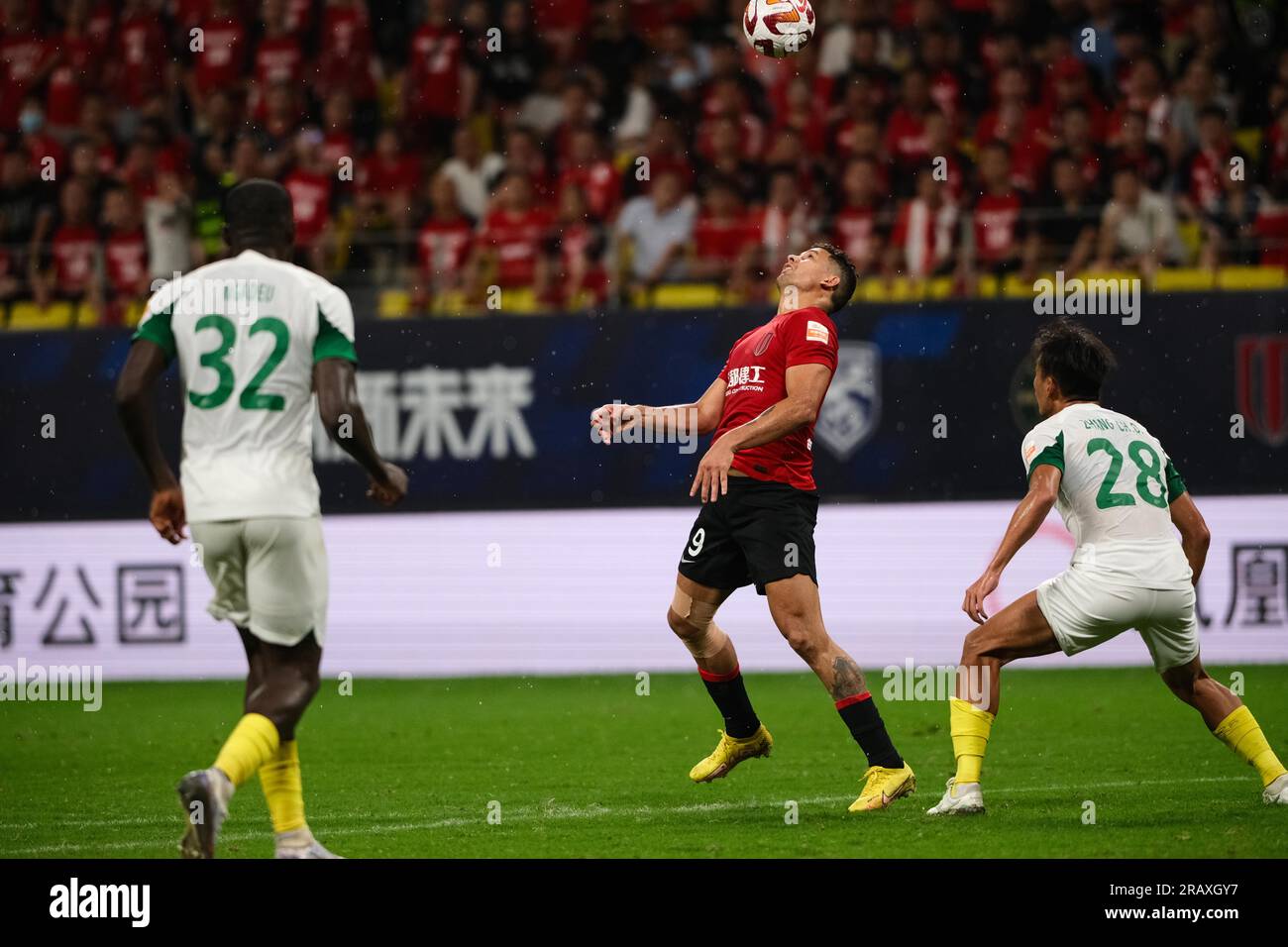 Der Beijing Guoan Football Club besiegte den Chengdu Rongcheng Football Club mit 1-0 in der vierzehnten Runde der chinesischen Superliga (CSL) 2023 in Chengdu, Provinz Sichuan im Südwesten Chinas, am 3. Juli 2023. (Foto: ChinaImages/Sipa USA) Guthaben: SIPA US/Alamy Live News Stockfoto