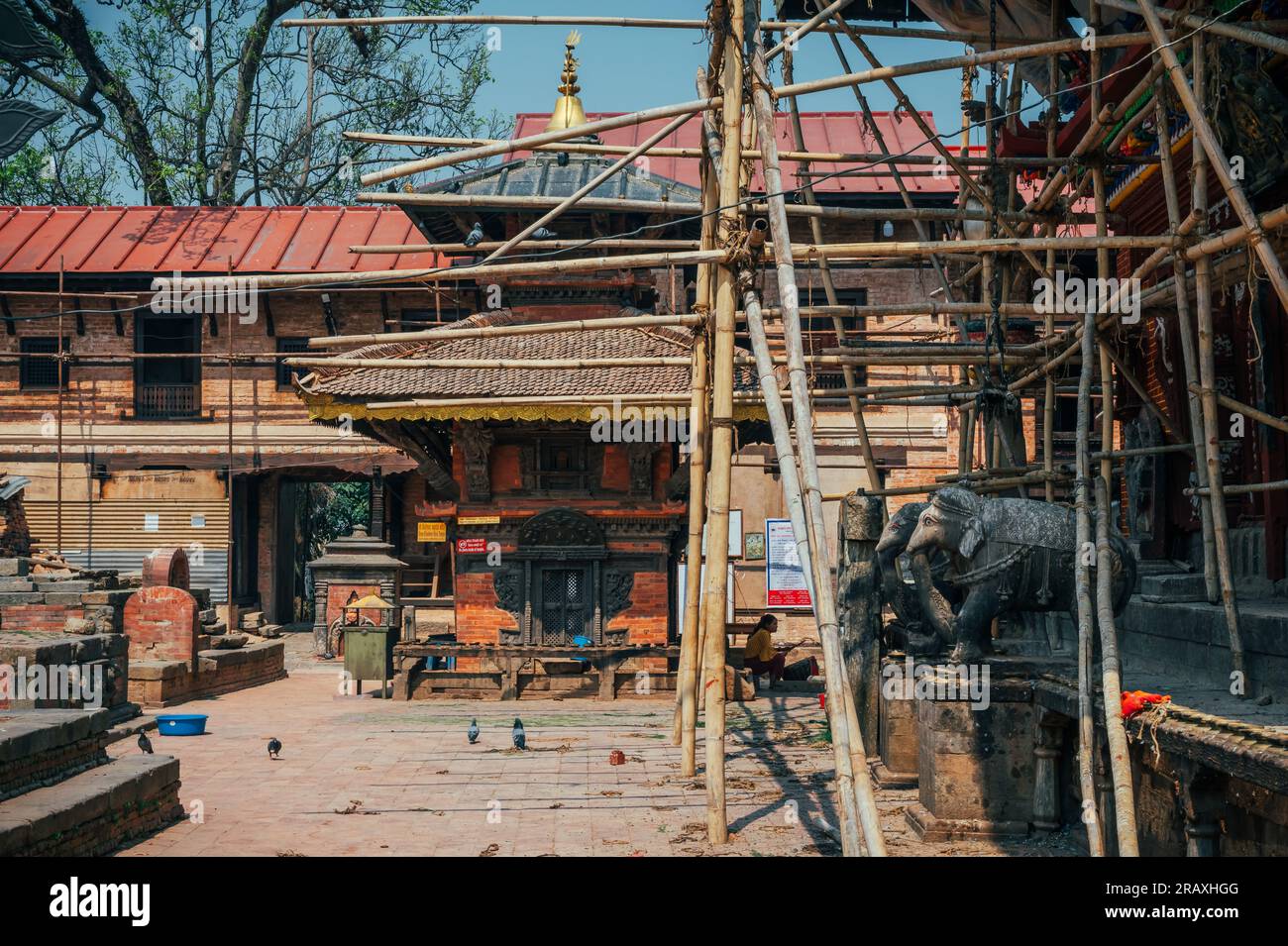 Eine Landschaft rund um Changu Narayan, einen historischen Hindu-Tempel, befindet sich auf einem hohen Hügel in der Changunarayan-Gemeinde Bhaktapur, Kathmandu Val Stockfoto