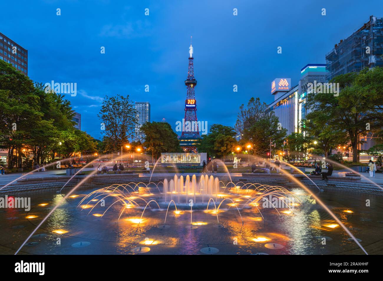 4. Juni 2023: Sapporo-Fernsehturm im Odori-Park in Sapporo, Hokkaido, Japan. Es ist ein Fernseh- und Rundfunkturm, der 1957 mit einer Beobachtung erbaut wurde Stockfoto