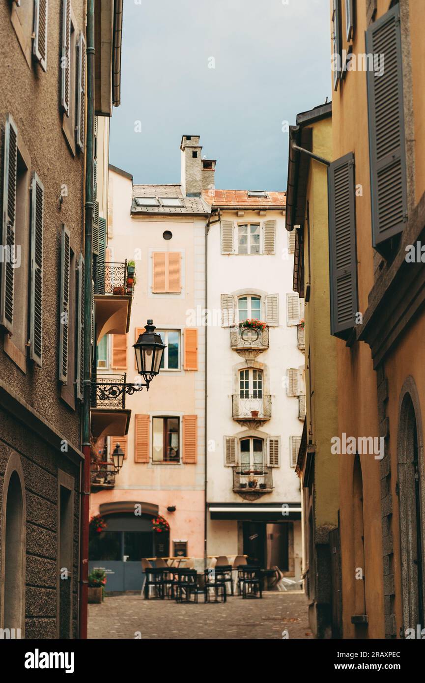 Wunderschöne Straße in der Altstadt von Sion, Kanton Wallis, Schweiz Stockfoto