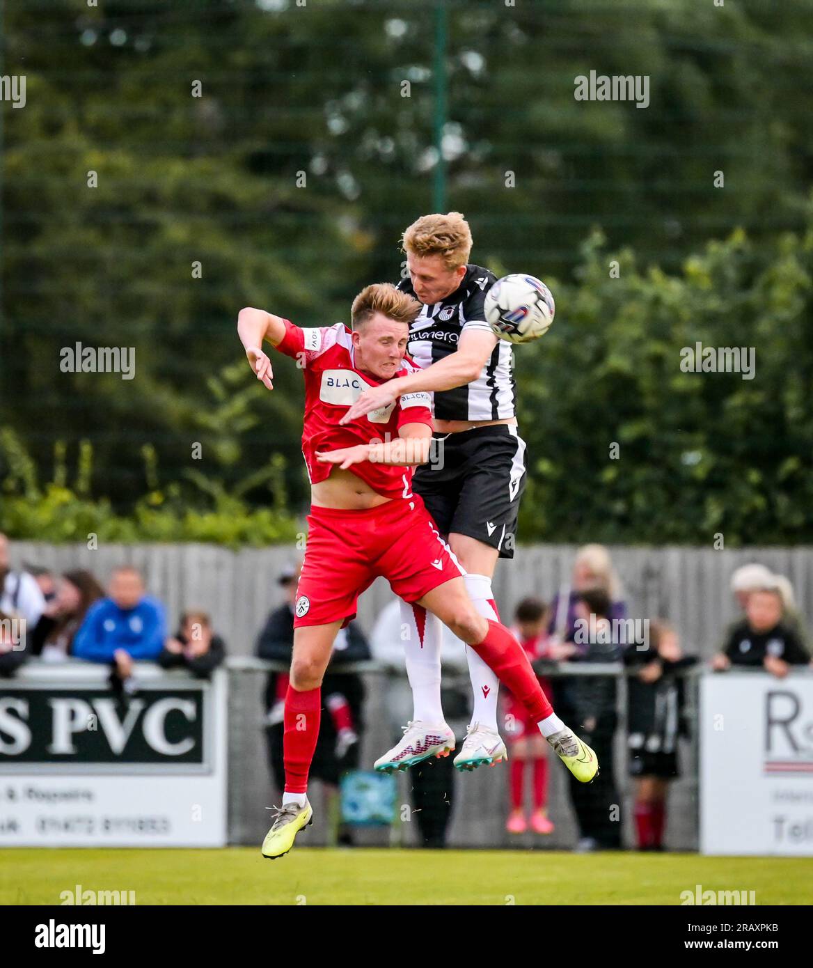 Grimsby UK, 4. Juli 2023. Harvey Rodgers während des Vorsaison-freundlichen Fußballspiels zwischen dem Grimsby Borough FC und dem Grimsby Town FC im Bradley Stockfoto