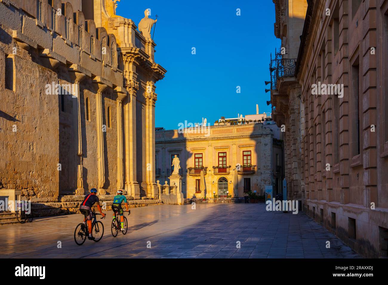 Kathedrale, Tempole der Athene, Piazza Minerva, Ortigia, Siracusa, Sizilien, Italien Stockfoto