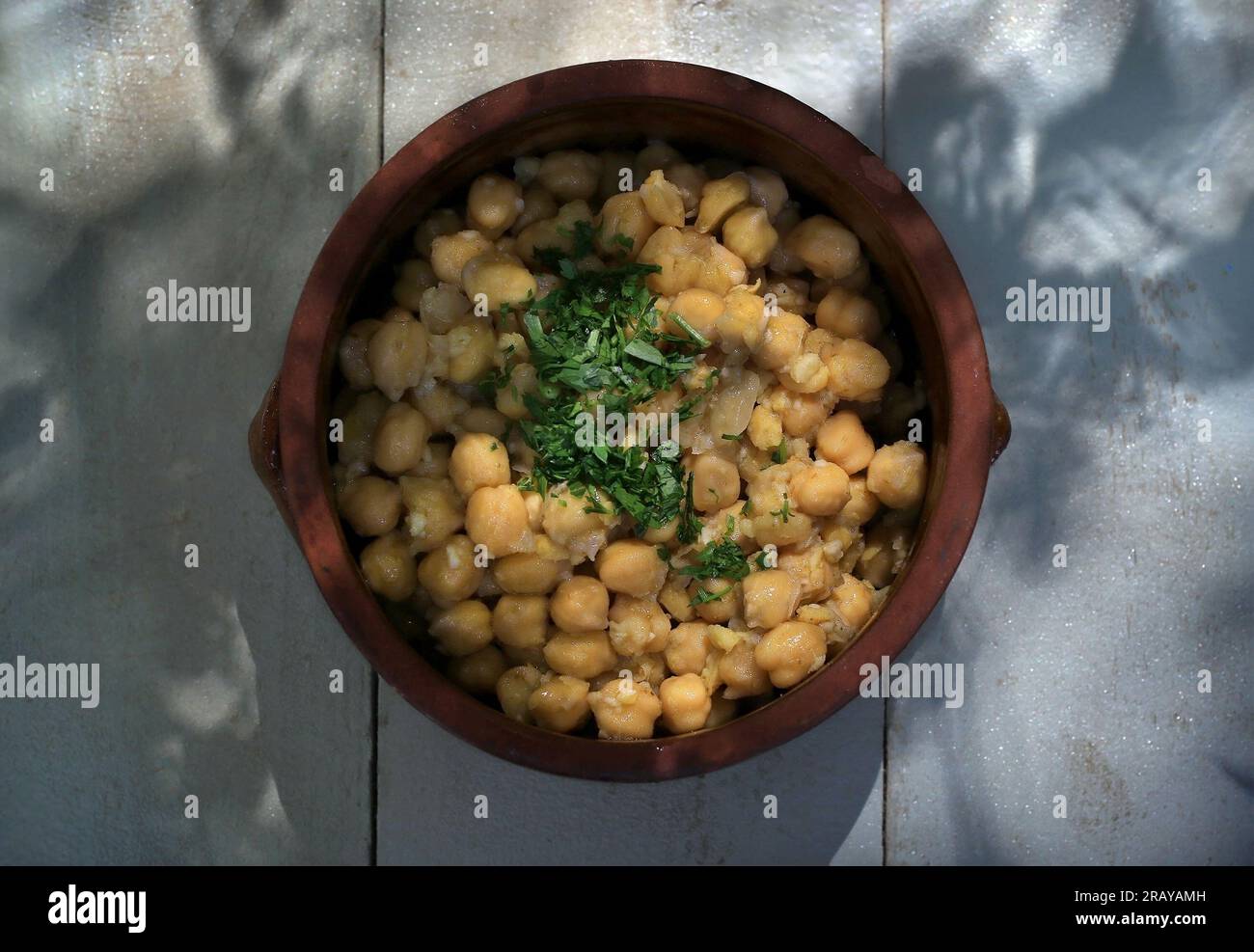 Eine Balila-Platte zum Frühstück im Libanon. Stockfoto
