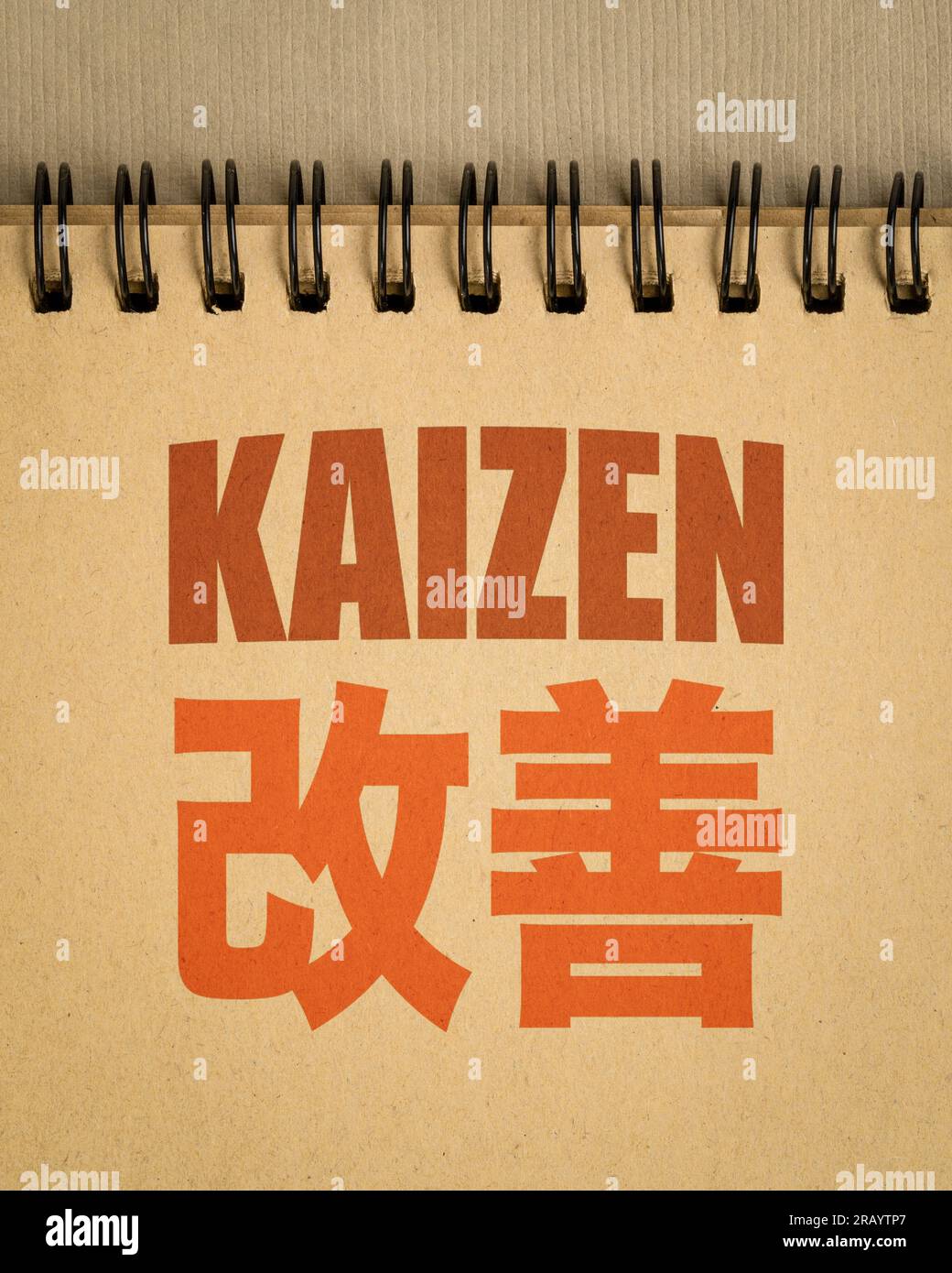 Kaizen - japanisches Konzept der kontinuierlichen Verbesserung - Wortabstract in einem Spiralheft Stockfoto