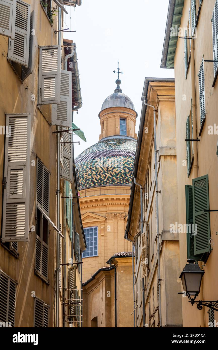 Kathedrale Saint Marie durch mittelalterliche Straßen Alt-Nizza-Frankreich Stockfoto