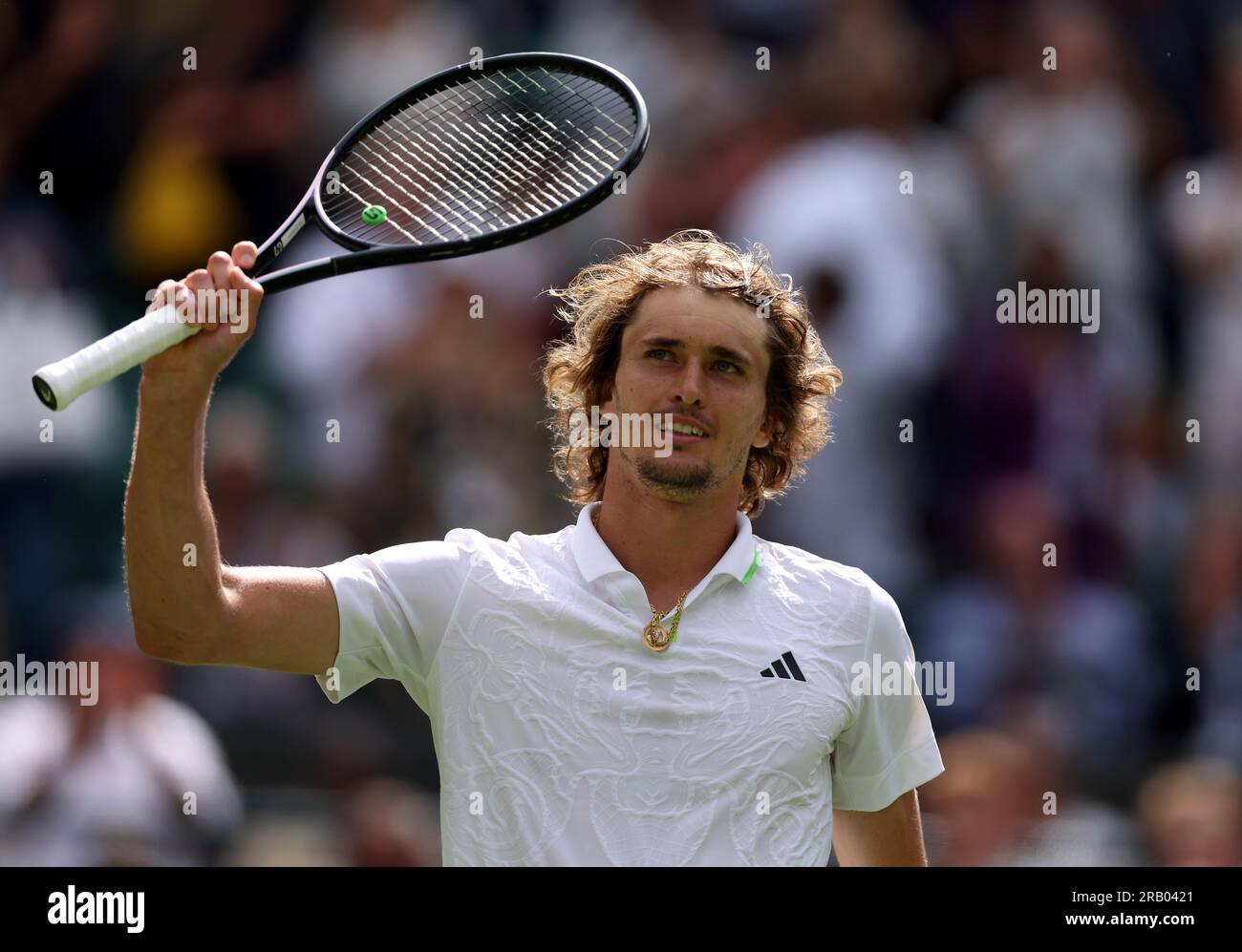 Alexander Zverev feiert seinen Sieg gegen Gijs Brouwer (nicht abgebildet) am vierten Tag der Wimbledon Championships 2023 im All England Lawn Tennis and Croquet Club in Wimbledon. Foto: Donnerstag, 6. Juli 2023. Stockfoto