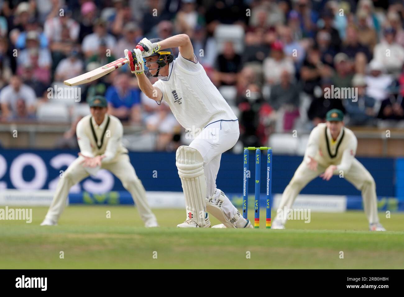 Englands Zak Crawley im Schlagkampf während des ersten Ashes-Testspiels in Headingley, Leeds. Foto: Donnerstag, 6. Juli 2023. Stockfoto