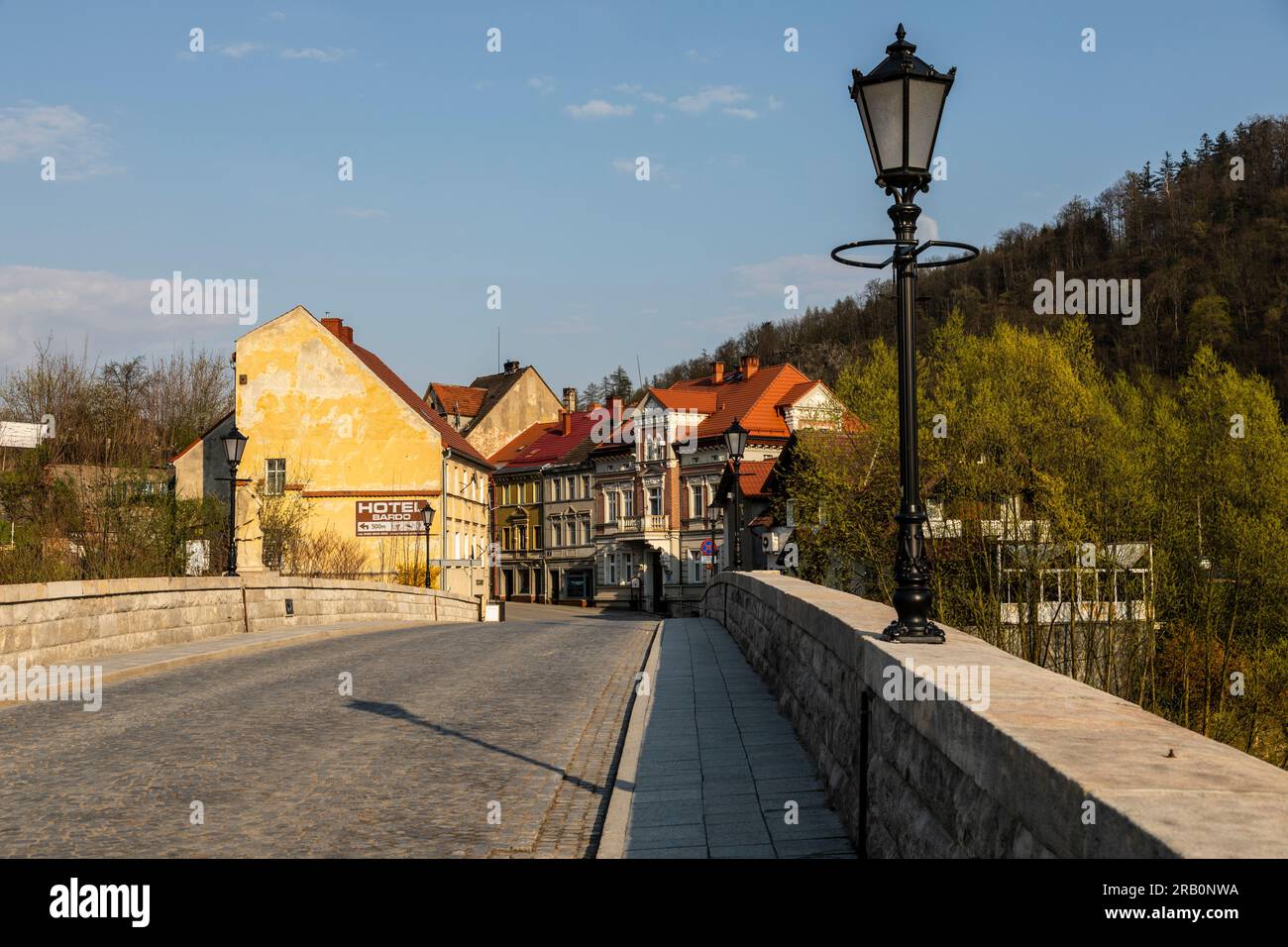 Europa, Polen, Niederschlesien, Bardo/Wartha, gotische Brücke über den östlichen Neisse Stockfoto