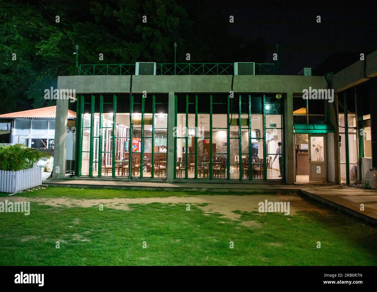 Lake Club entworfen von Le Corbusier, Punjab State, Chandigarh, Indien Stockfoto