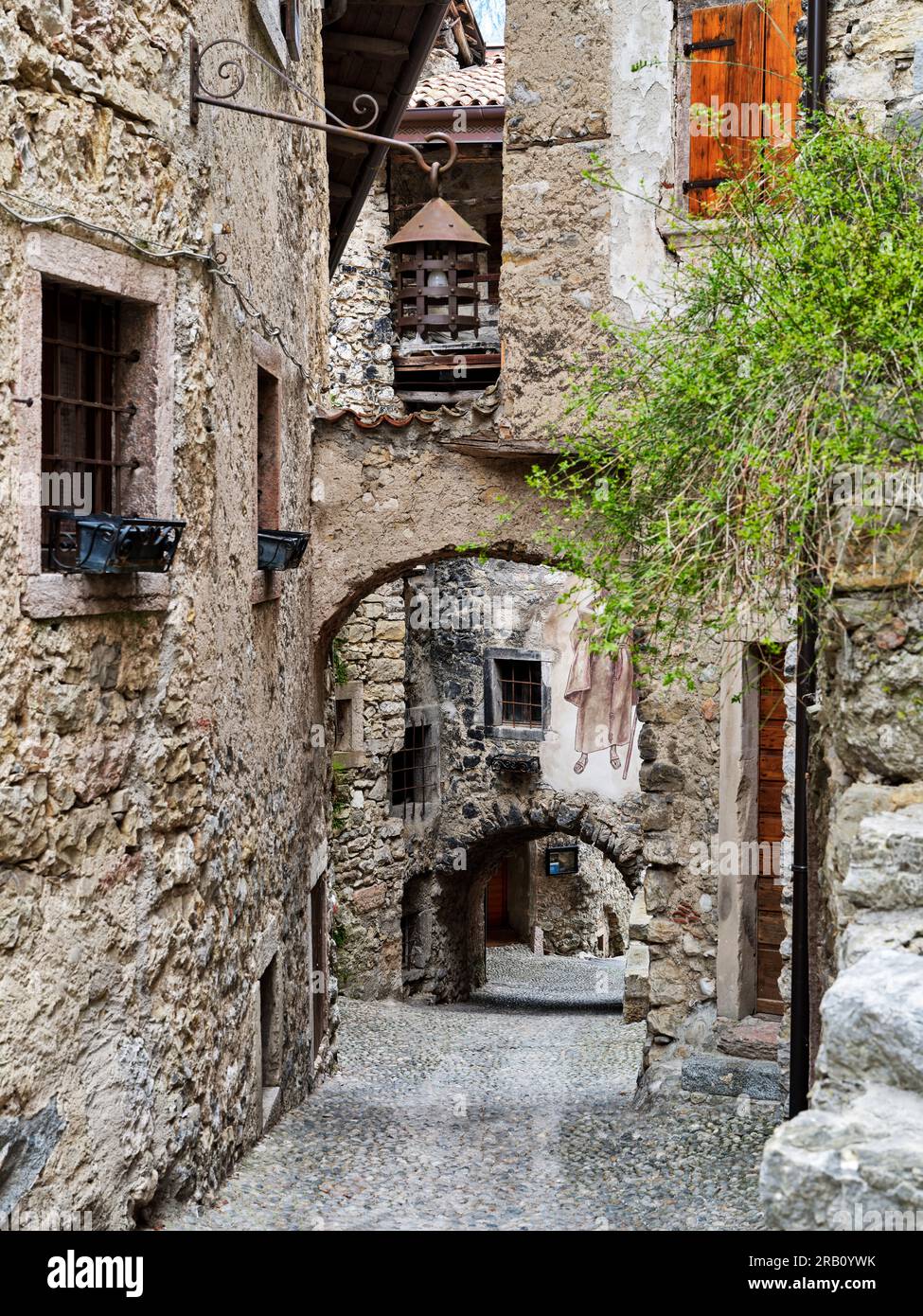 Historisches Bergdorf Canale di Tenno, wie vor langer Zeit... Stockfoto