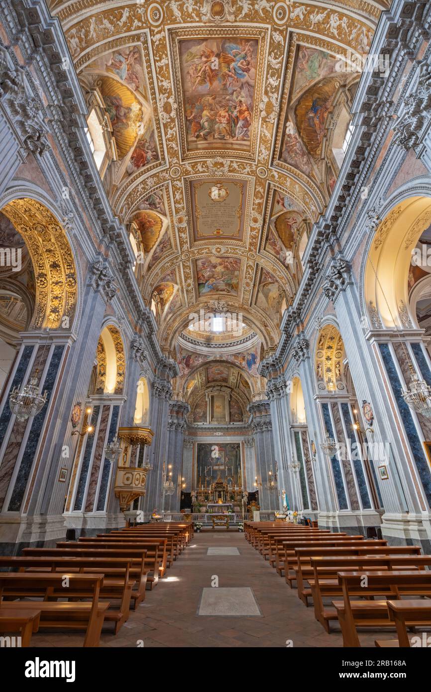 NEAPEL, ITALIEN - 20. APRIL 2023: Das Fresko der Herrlichkeit der Unbefleckten in der Kirche Basilica di Santa Maria degli Angeli a Pizzofalcone Stockfoto