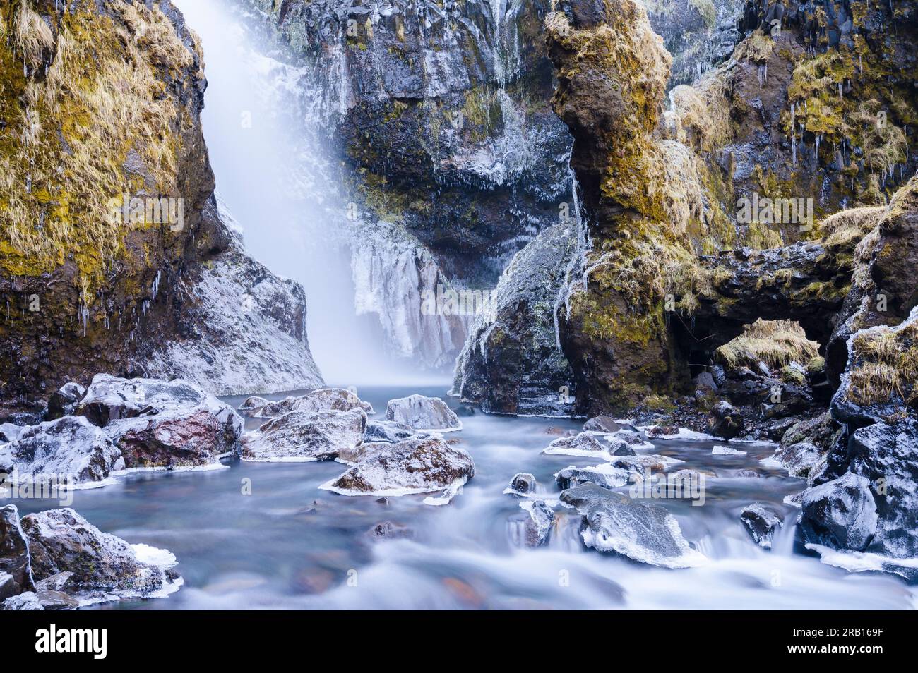 Tiefkühlspray bei Irarfoss Stockfoto