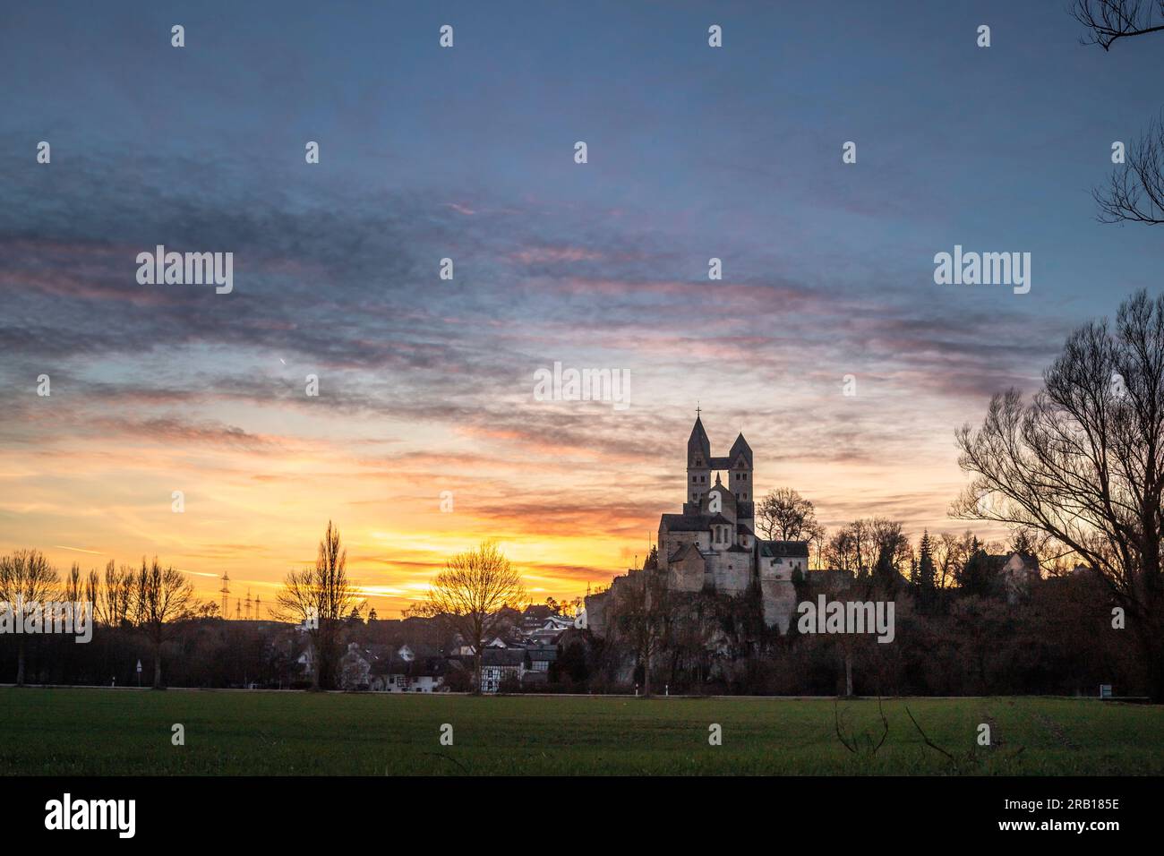 Katholische Kirche St. Lubentius in Limburg an der Lahn, Sonnenuntergang, Landschaftsfotografie, Hessen, Deutschland Stockfoto