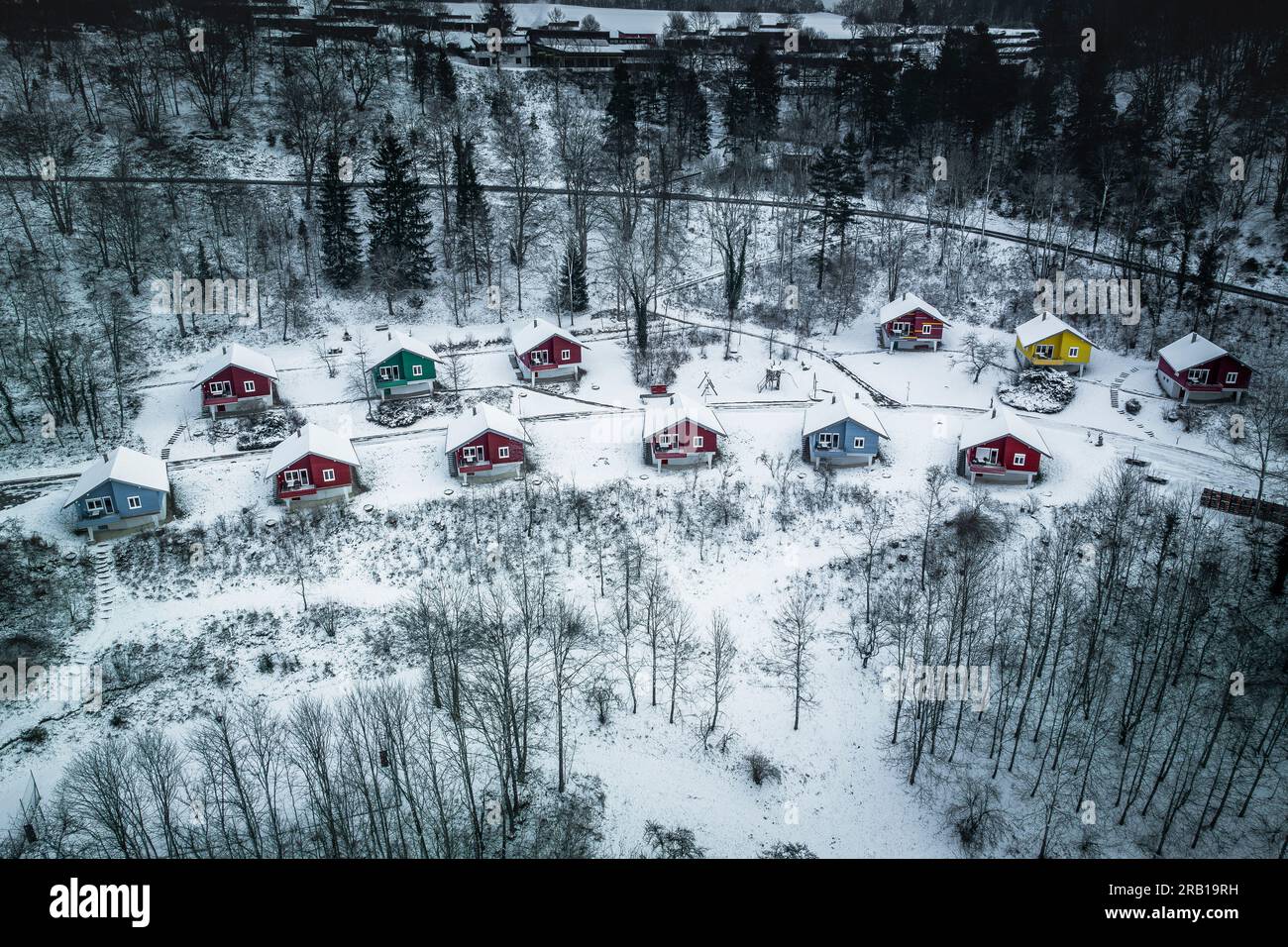 Ferienhäuser in der Schwäbischen Alb, Winter, Ferienort Tieringen, Baden-Württemberg, Deutschland Stockfoto