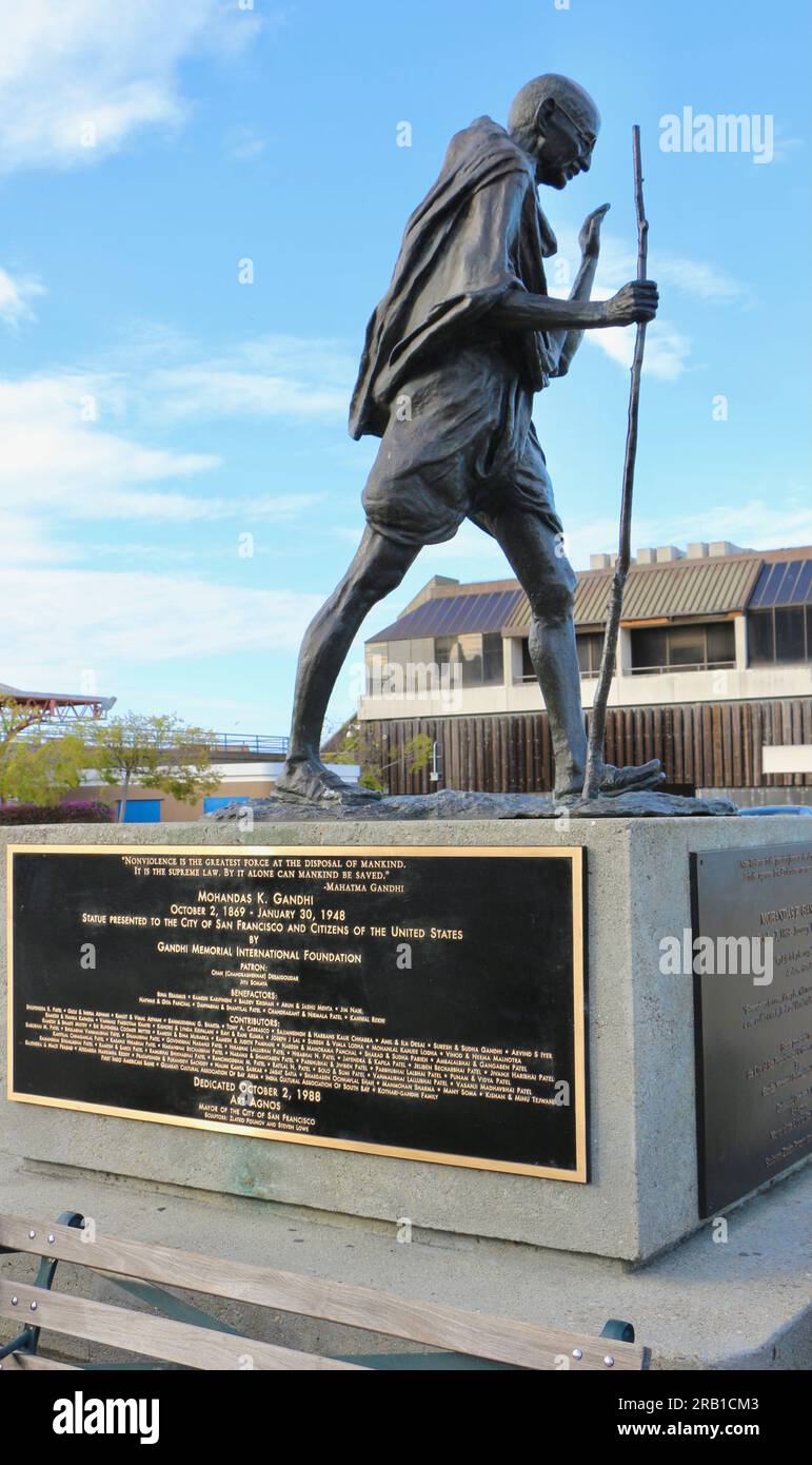 Bronzestatue von Mahatma Gandhi von Zlatko Paunov begabte Gandhi Memorial International Foundation Ferry Plaza Embarcadero San Francisco Kalifornien USA Stockfoto