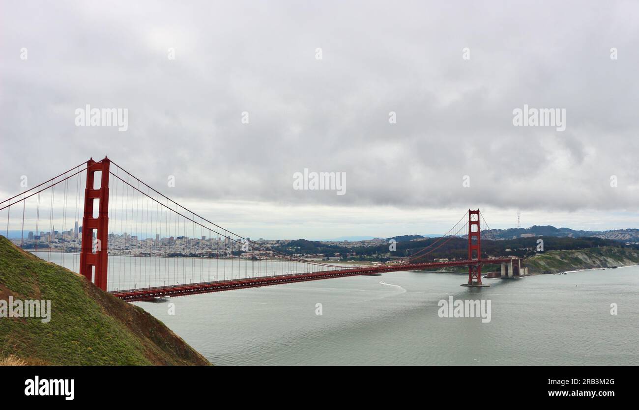 Hoher Aussichtspunkt von der Marin County Seite der Golden Gate Road Bridge San Francisco Kalifornien USA Stockfoto