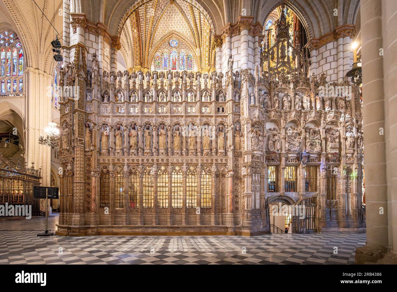 Schutzgitter im Inneren der Kathedrale von Toledo - Toledo, Spanien Stockfoto