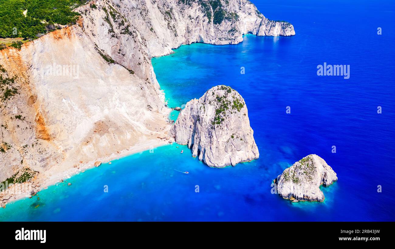 Keri, Zakynthos. Myzithres Beach aus der Vogelperspektive, Landschaft über dem Ionischen Meer, Griechenland. Stockfoto