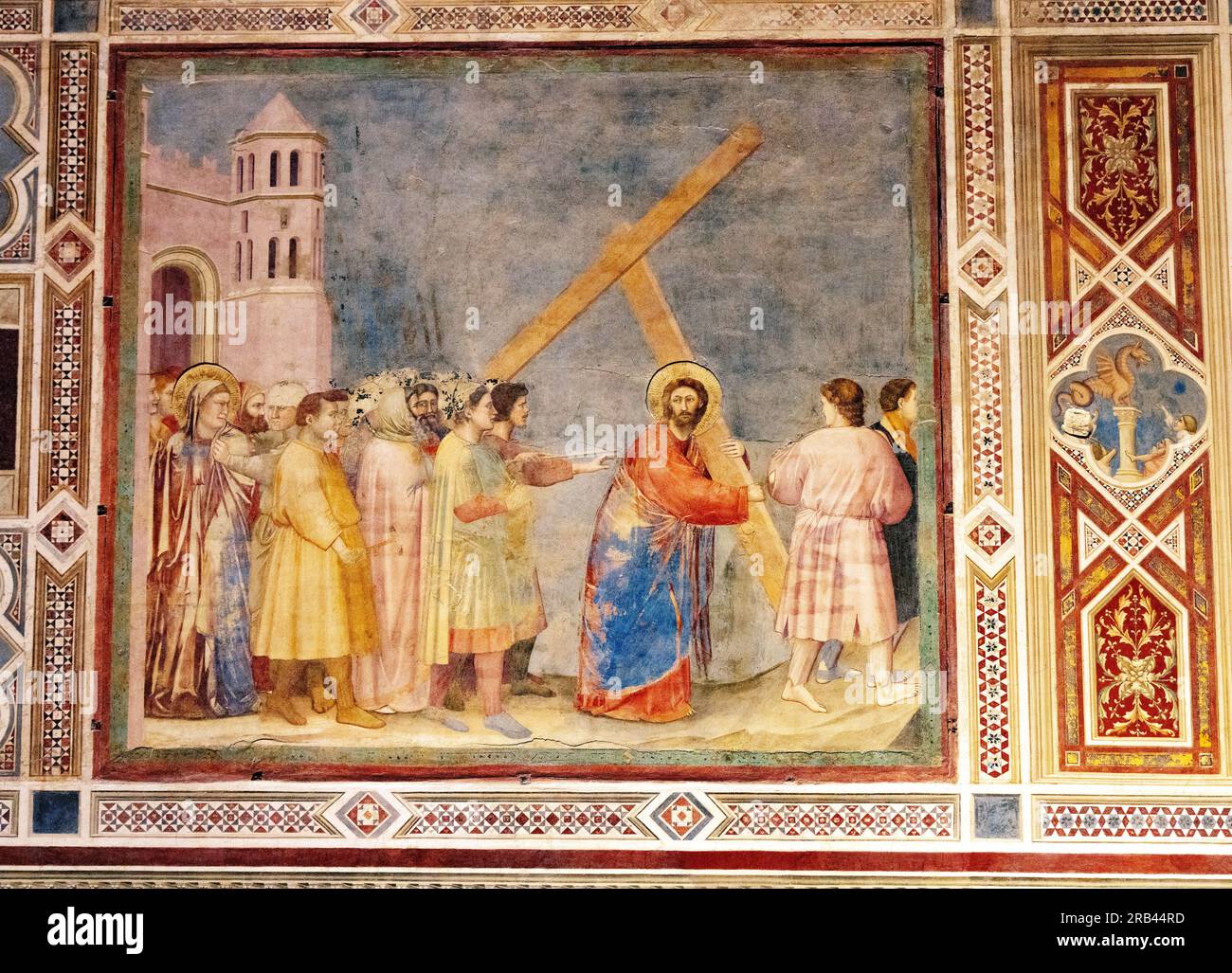 Giotto Fresco, die Scrovegni-Kapelle, Padua Italien - 1300s italienische Renaissance-Gemälde des Lebens Christi; hier mit dem Kreuz. Kunstgeschichte Stockfoto