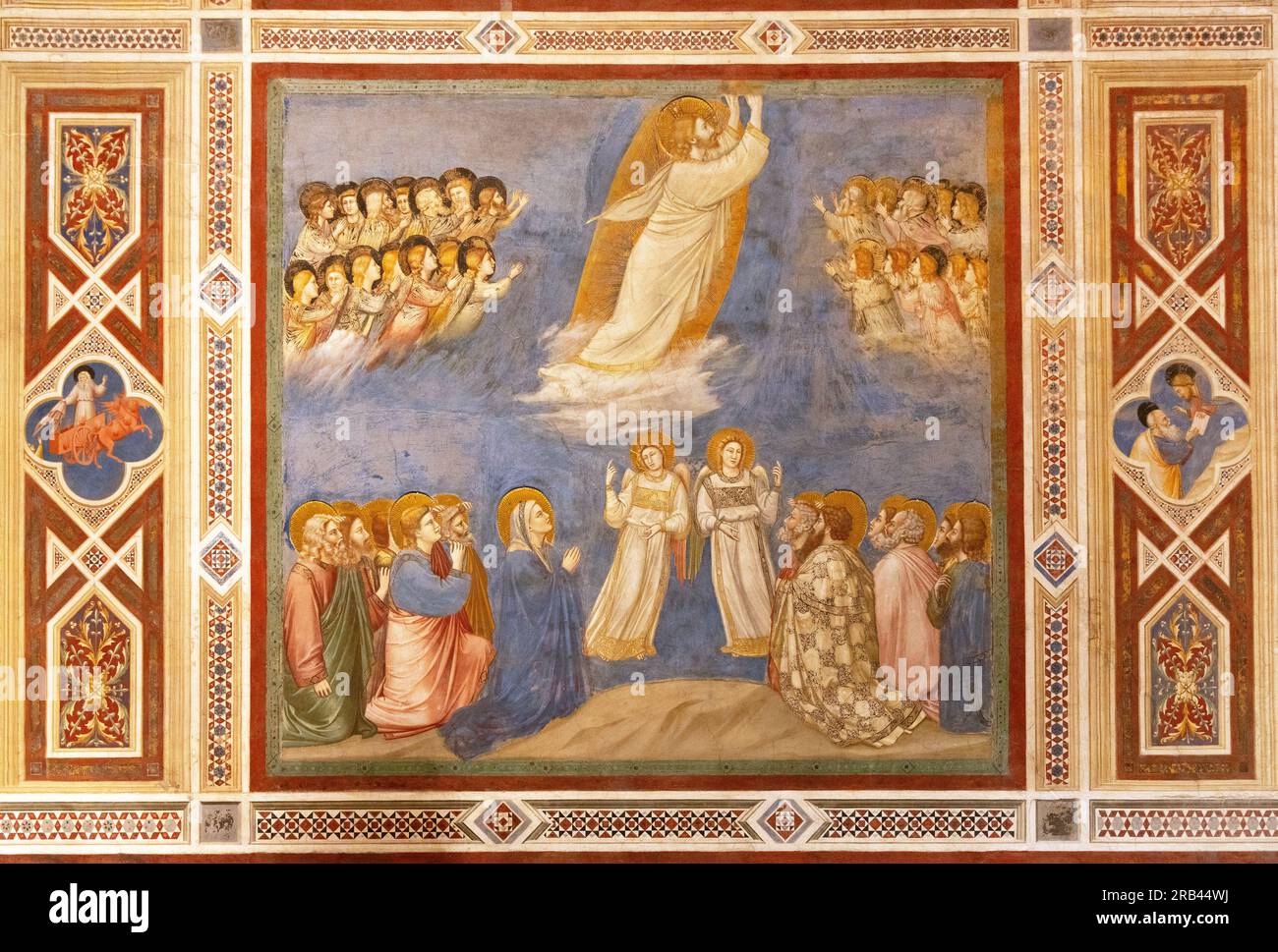 Giottos Fresken, die Scrovegni-Kapelle, Padua - italienische Renaissance-Gemälde des Lebens Christi aus dem 14. Jahrhundert; hier „Aufstieg“; Padua Italien Stockfoto