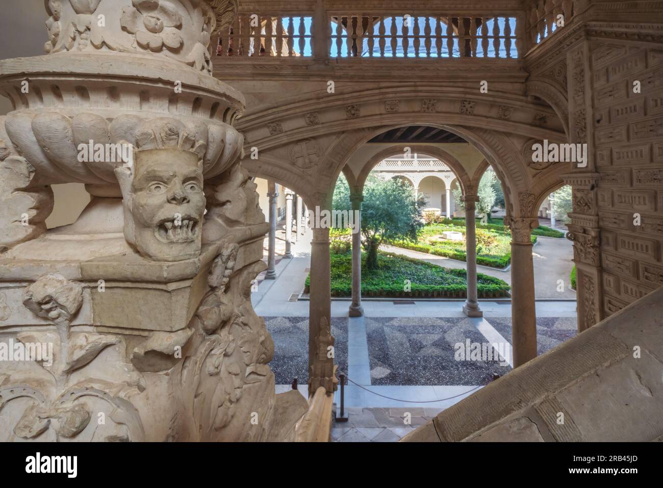 Treppenaufteilung im Santa Cruz Museum - Toledo, Spanien Stockfoto