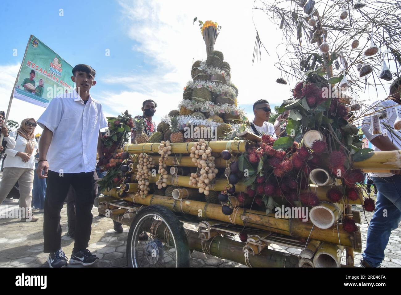 Parigi Moutong, Central Sulawesi, Indonesien. 6. Juli 2023. Das internationale Durian Fruit Festival in Parigi Moutong Regency, Central Sulawesi, findet am Donnerstag, den 6. Juli 2023 statt. (Kreditbild: © Adi Pranata/ZUMA Press Wire) NUR REDAKTIONELLE VERWENDUNG! Nicht für den kommerziellen GEBRAUCH! Stockfoto