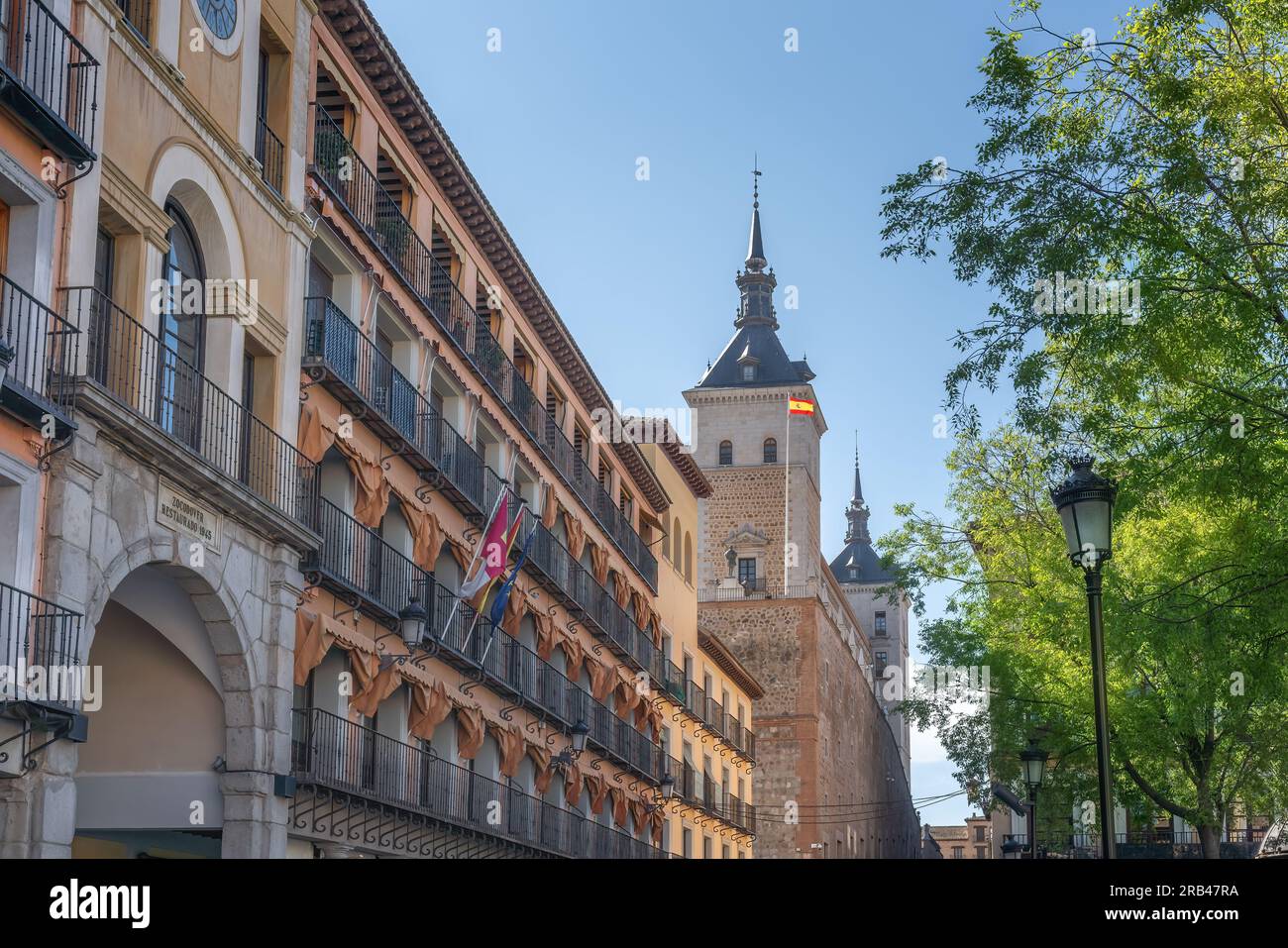 Alcazar von Toledo und Zocodover Square - Toledo, Spanien Stockfoto