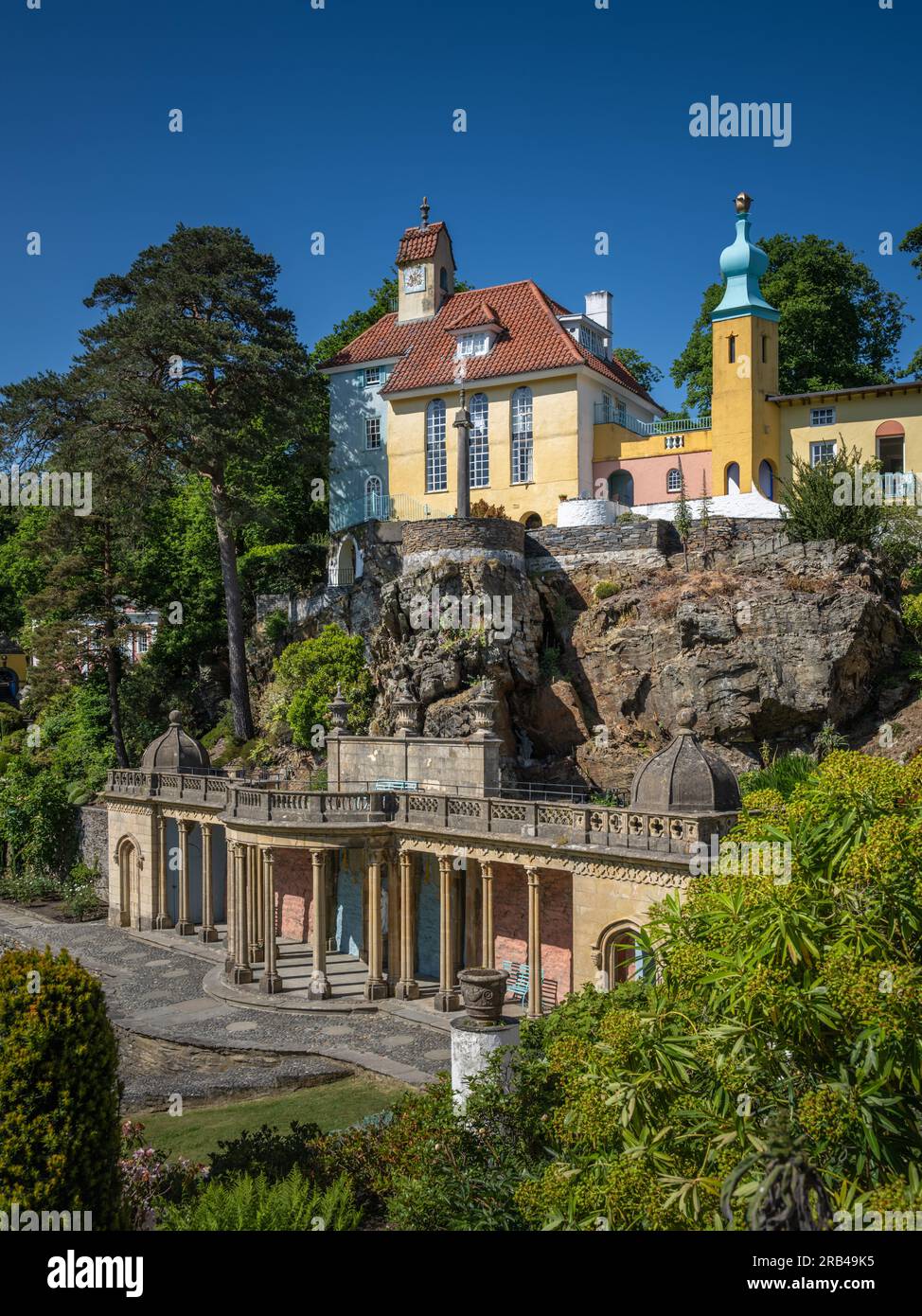 Bristol Colonnade & Villa Winch, Portmeirion, Nordwales, Großbritannien Stockfoto