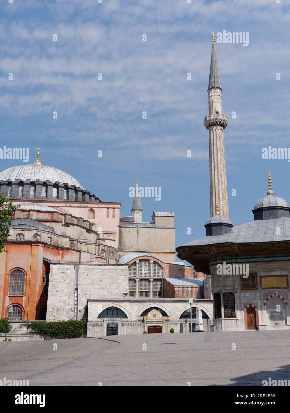 Hagia-Sophia-Moschee und Sultan-Ahmed-III-Brunnen, Istanbul, Türkei Stockfoto